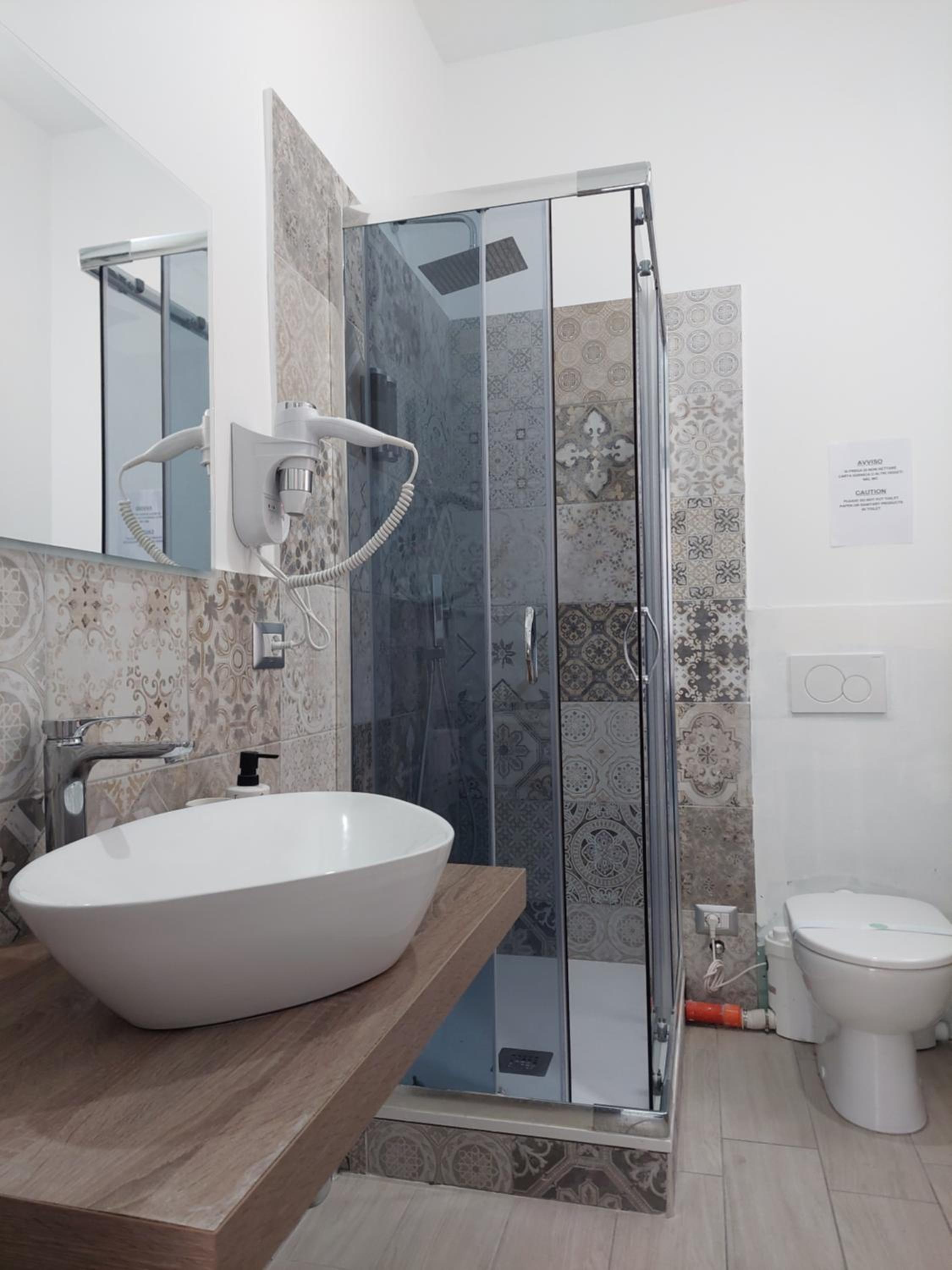 Deluxe Triple Room - Photo 9