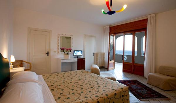 Double Room with Sea View photo 1