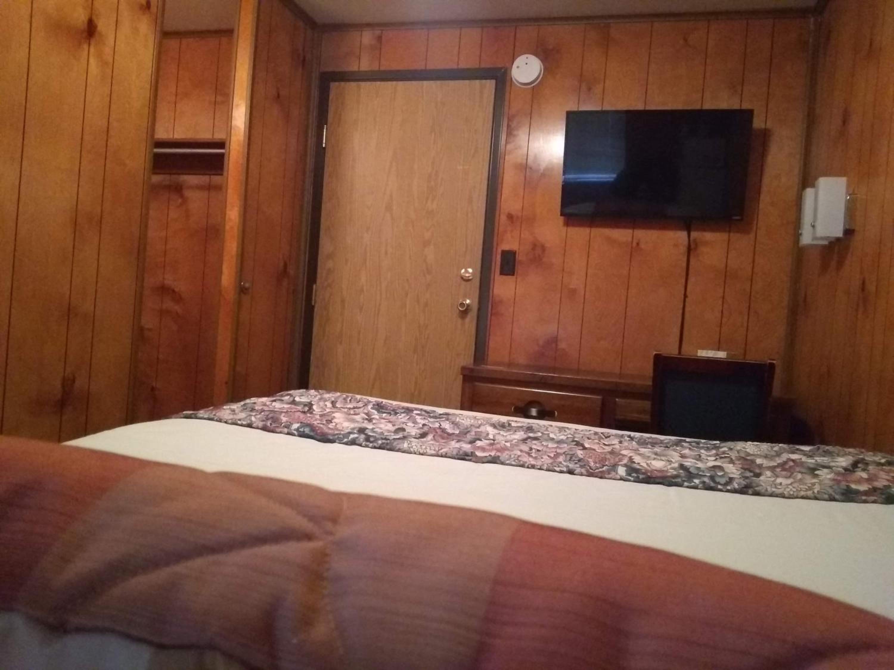 Micro Room with Full Size Bed photo 1