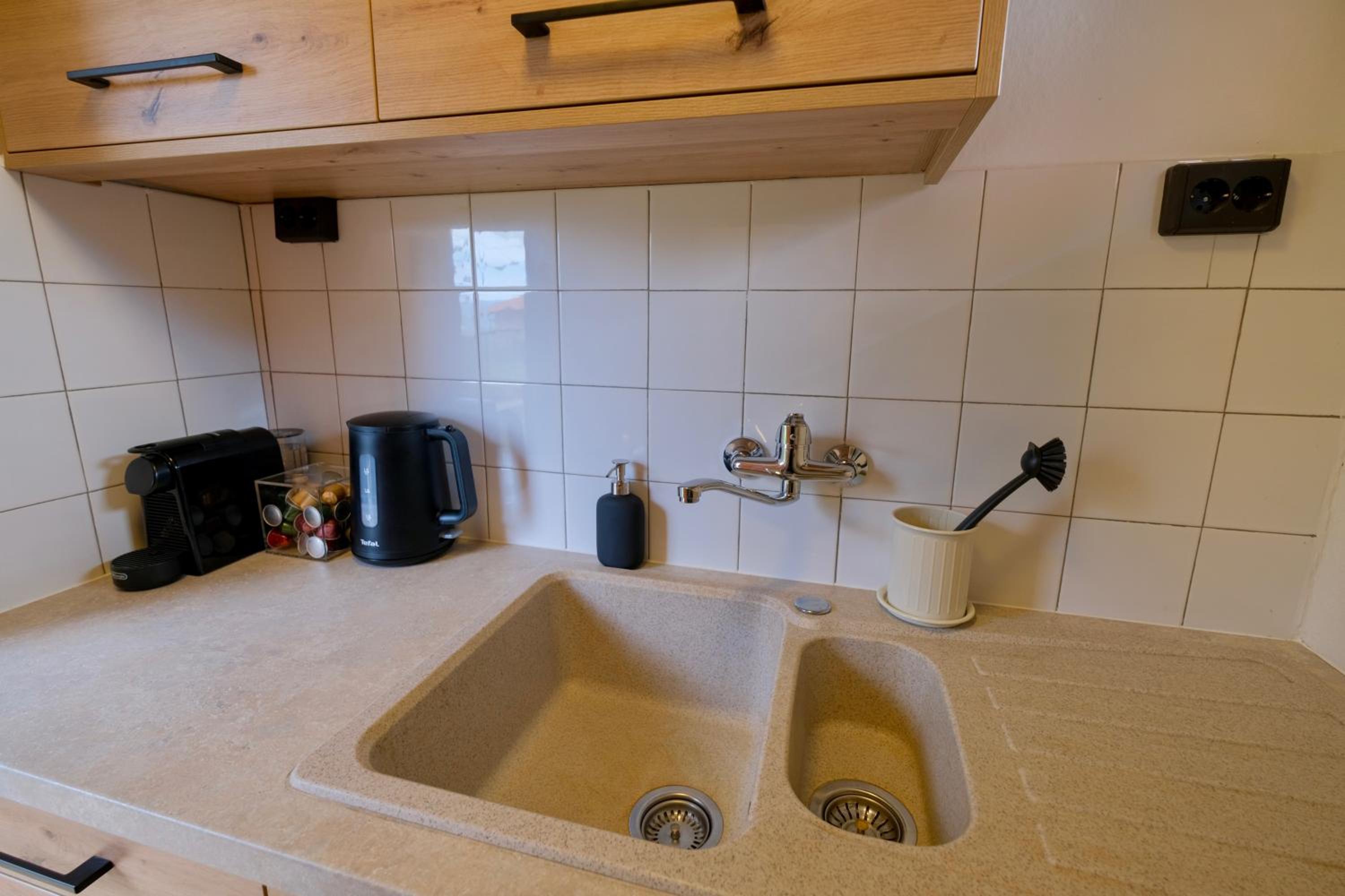 One-Bedroom House - Photo 14