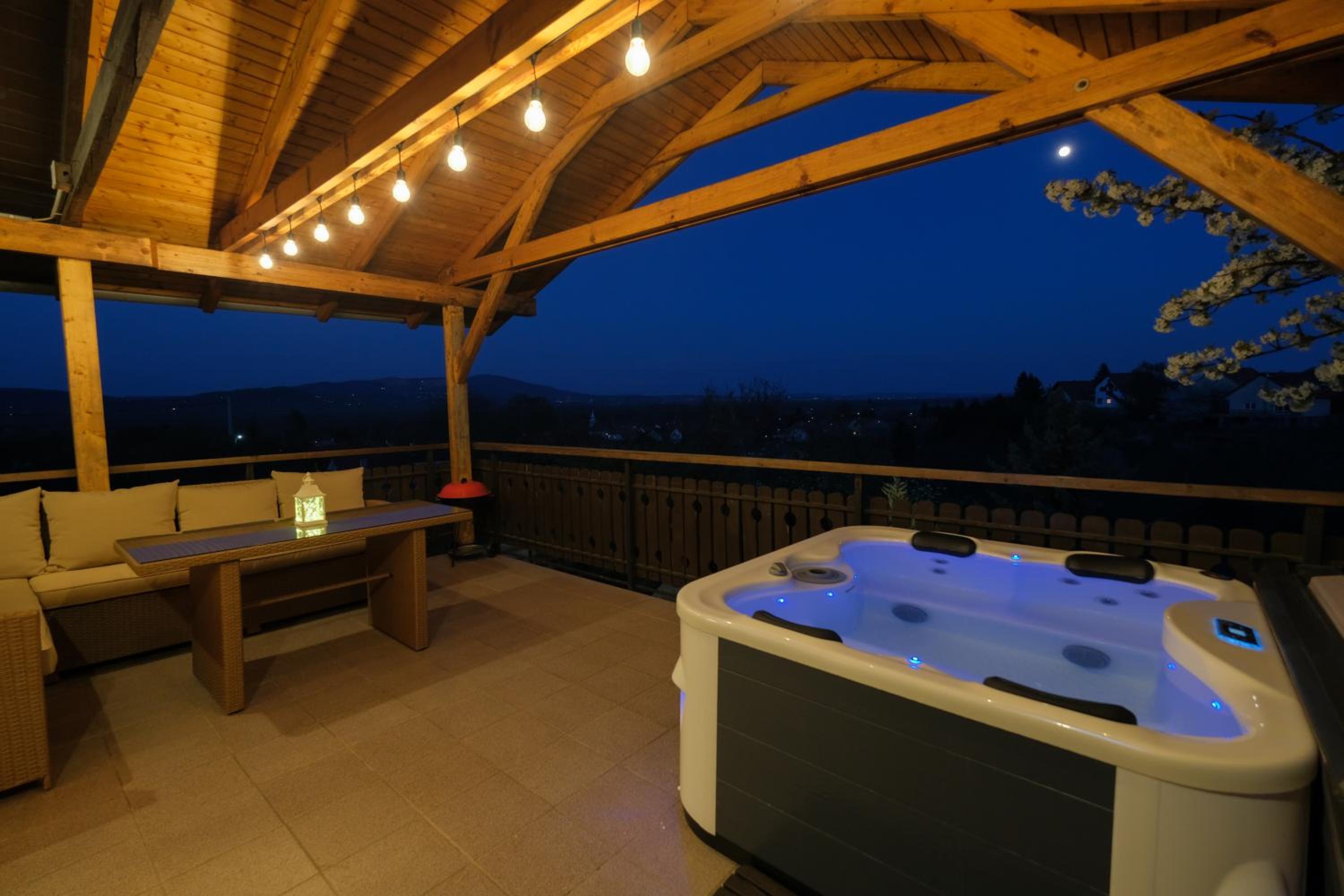 One-Bedroom House - Photo 2