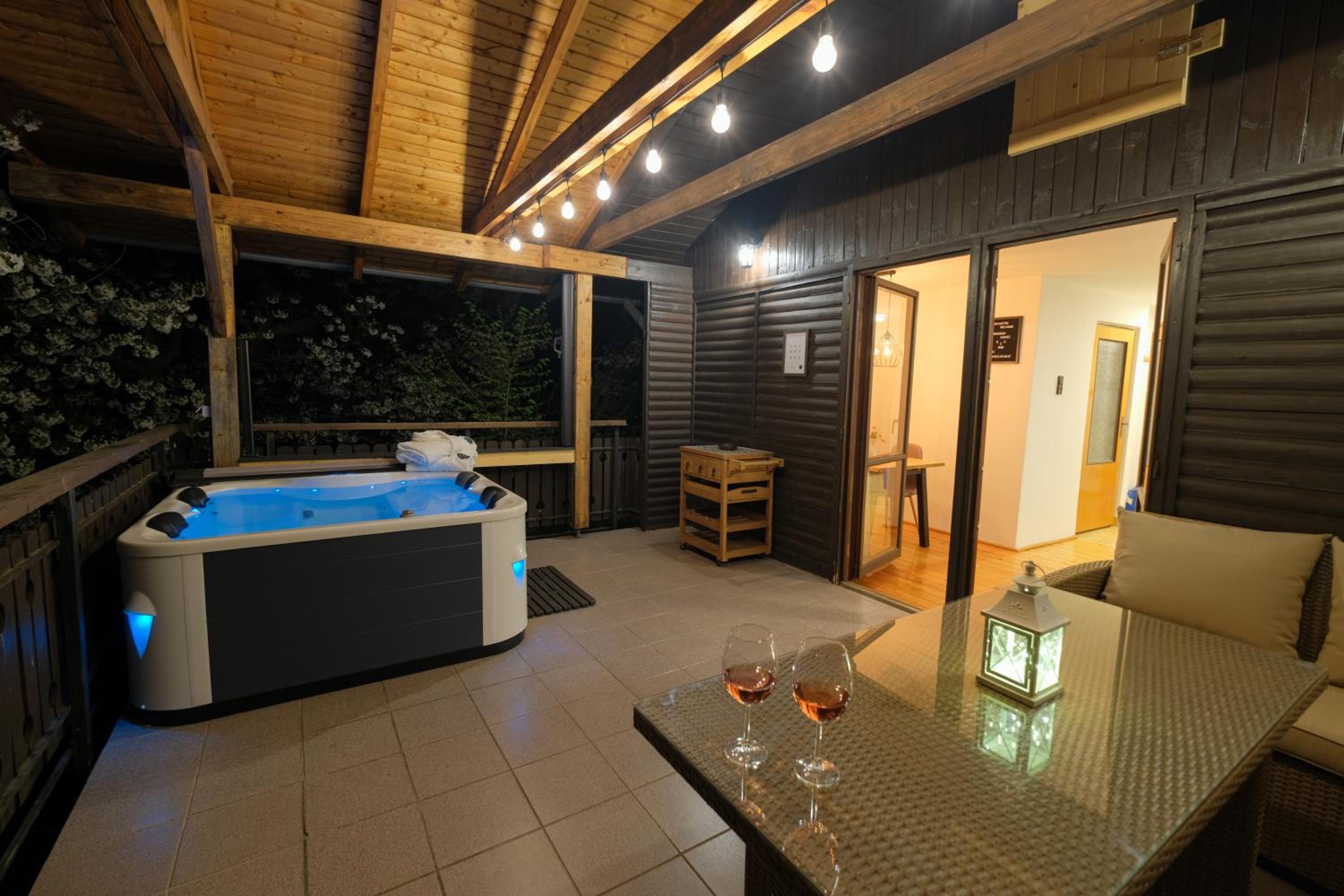 One-Bedroom House - Photo 15