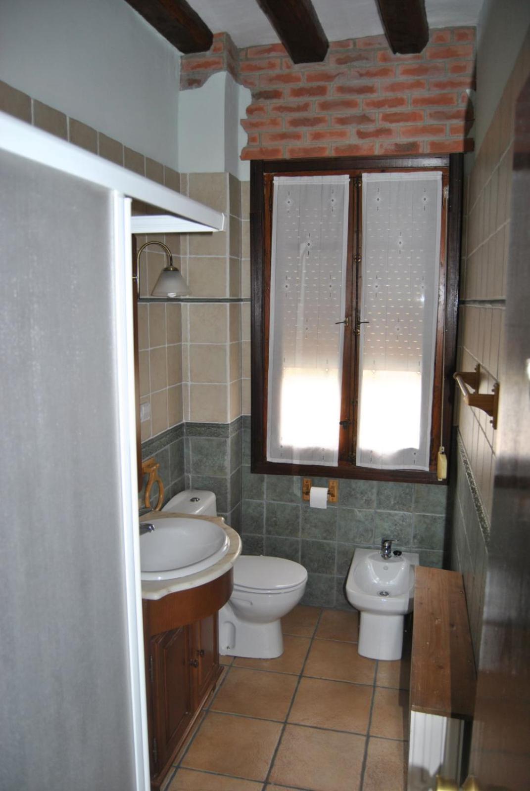 Quadruple Room with Private Bathroom photo 2