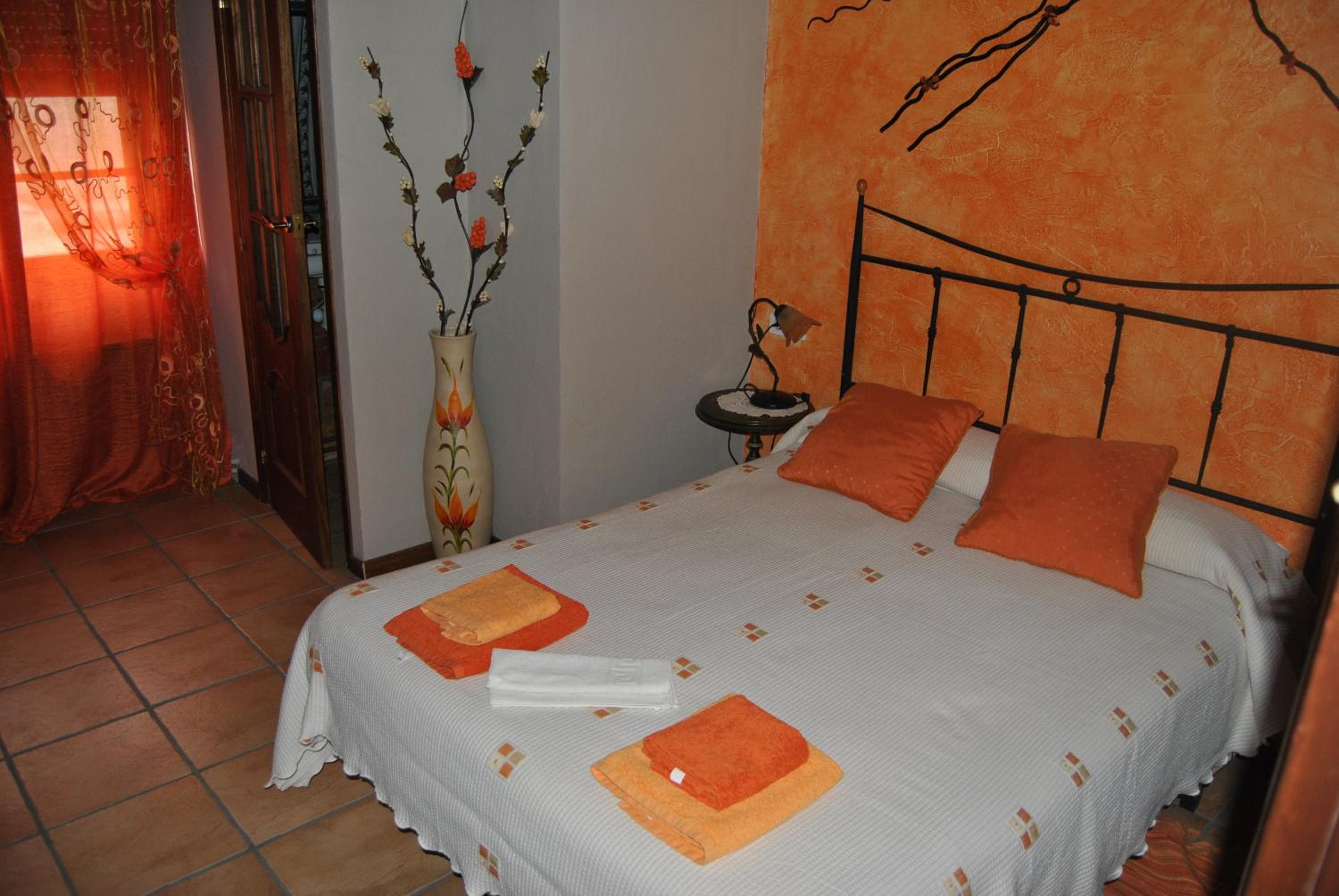 Double Room with Private Bathroom photo 2