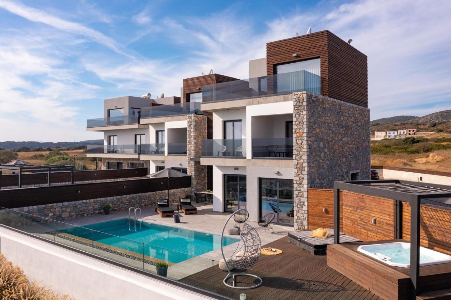 Superior Villa photo 3