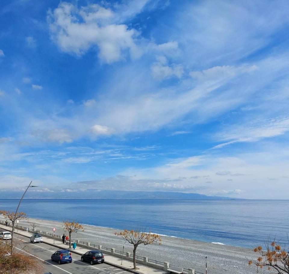 Apartment with Sea View photo 2