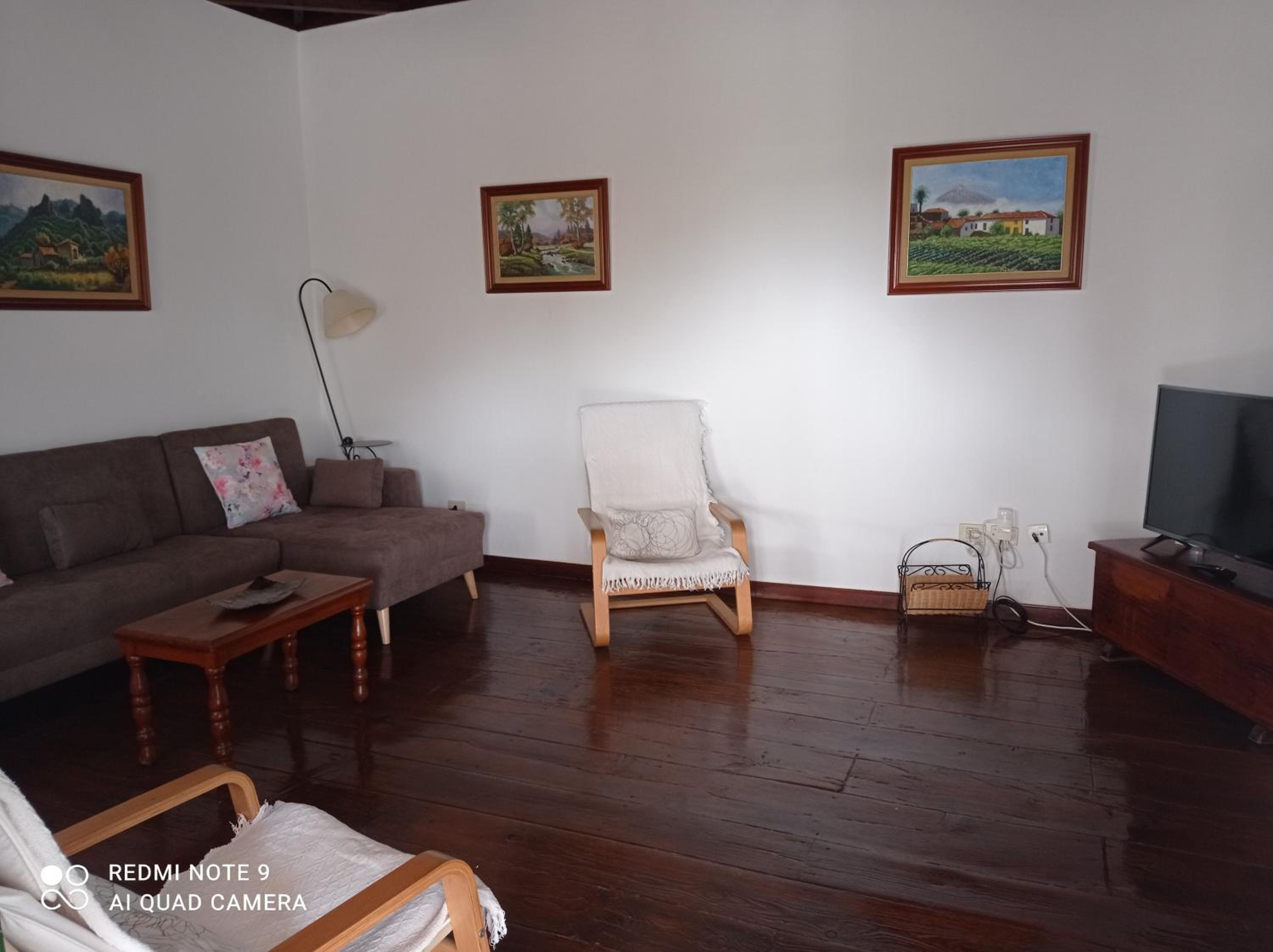 Two-Bedroom House - Photo 4