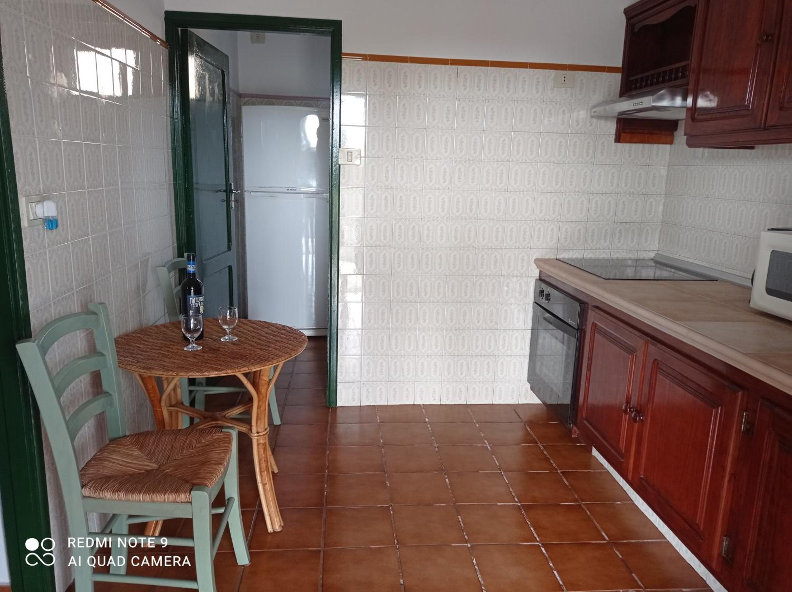 Two-Bedroom House - Photo 2