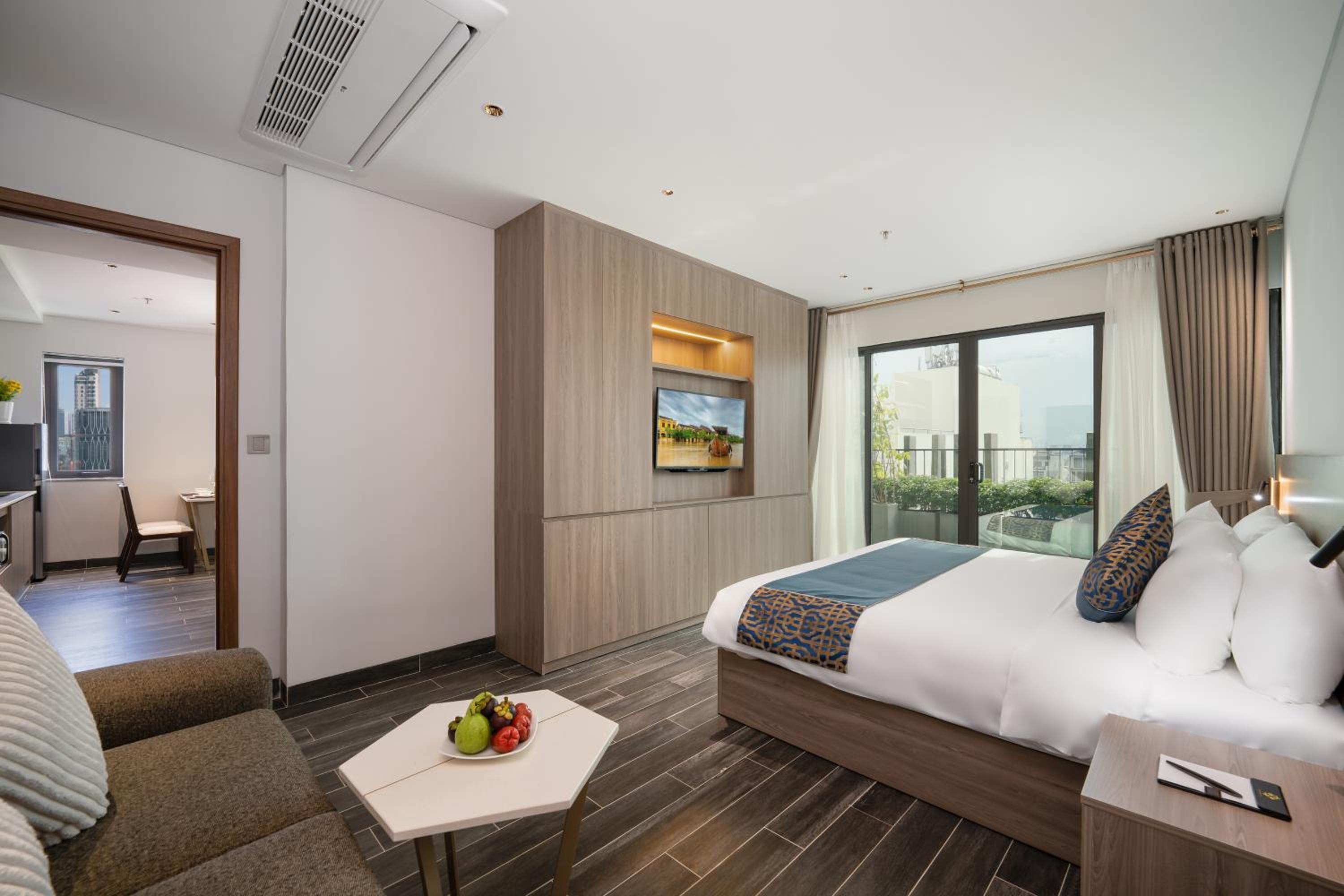 Two-Bedroom Suite - Photo 2