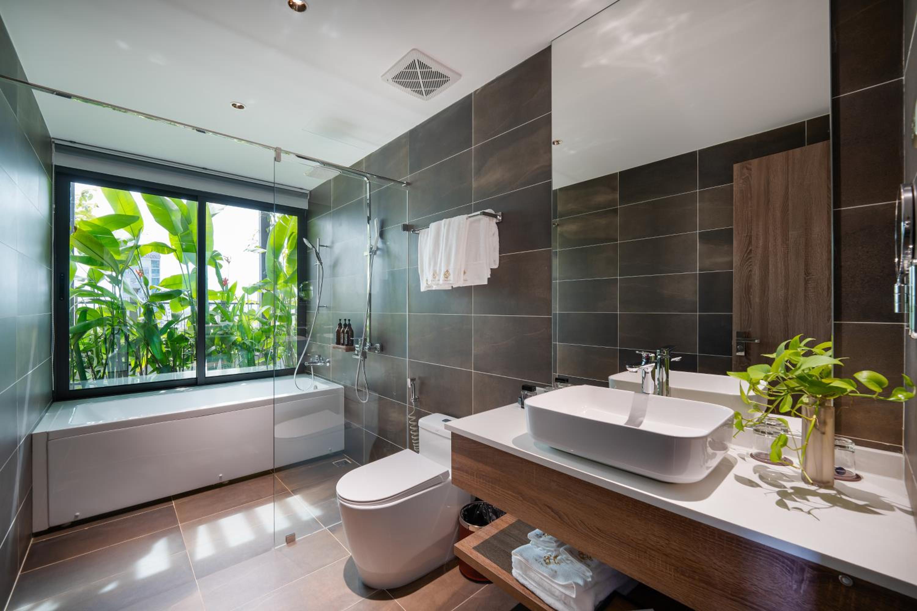 Two-Bedroom Suite - Photo 7