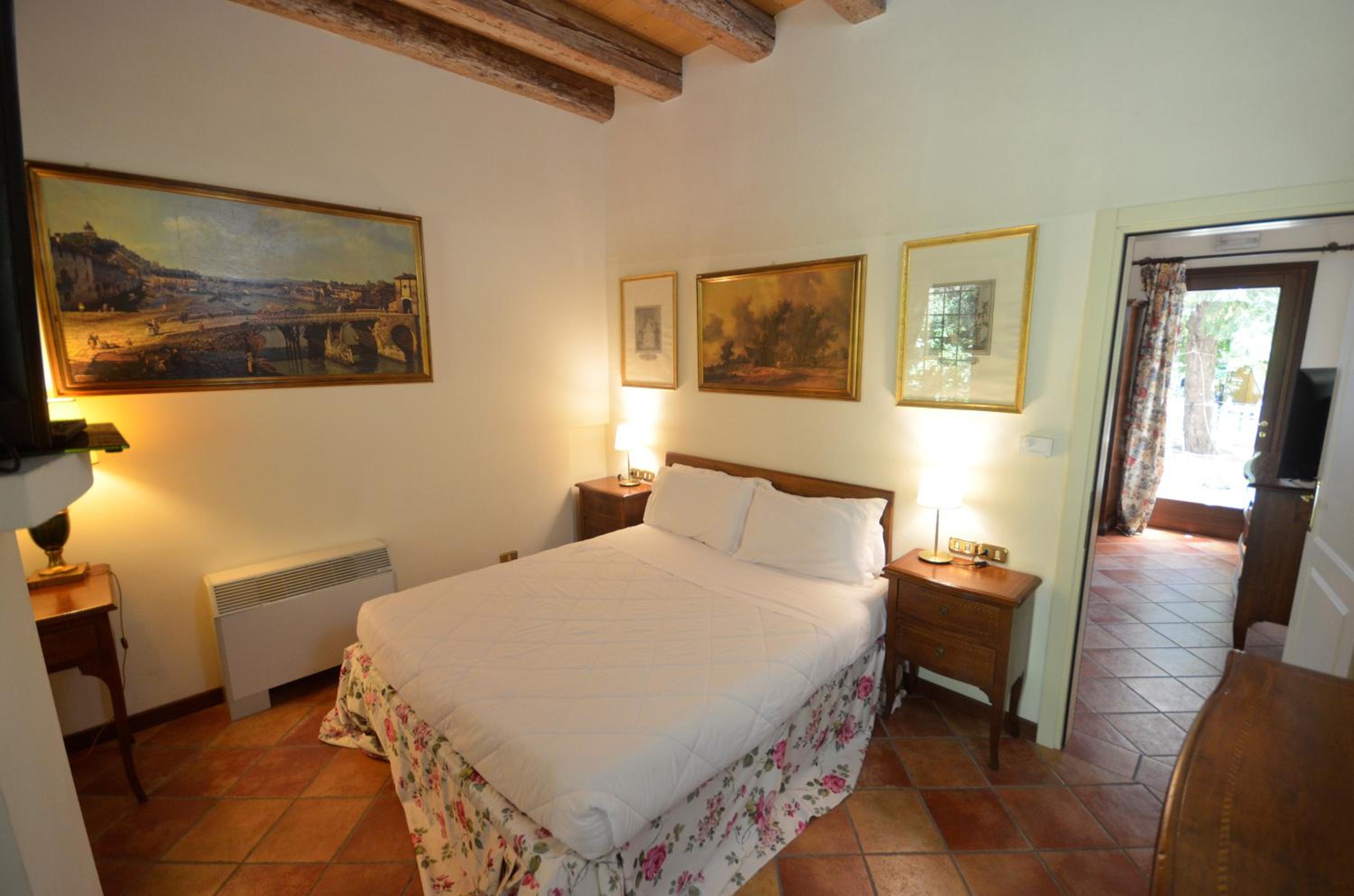 Two Adjacent Double Rooms  - Photo 8