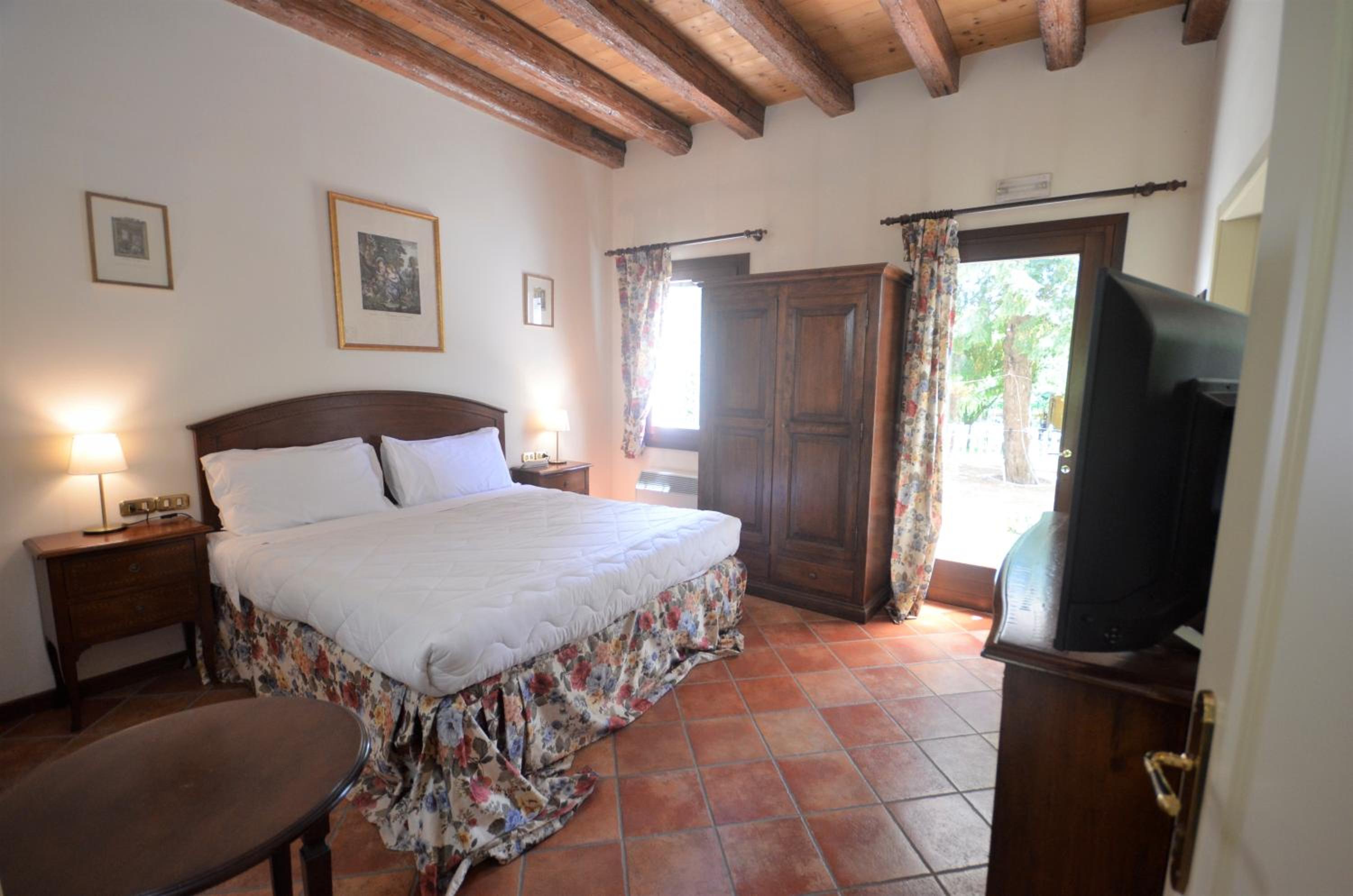 Two Adjacent Double Rooms  - Photo 2