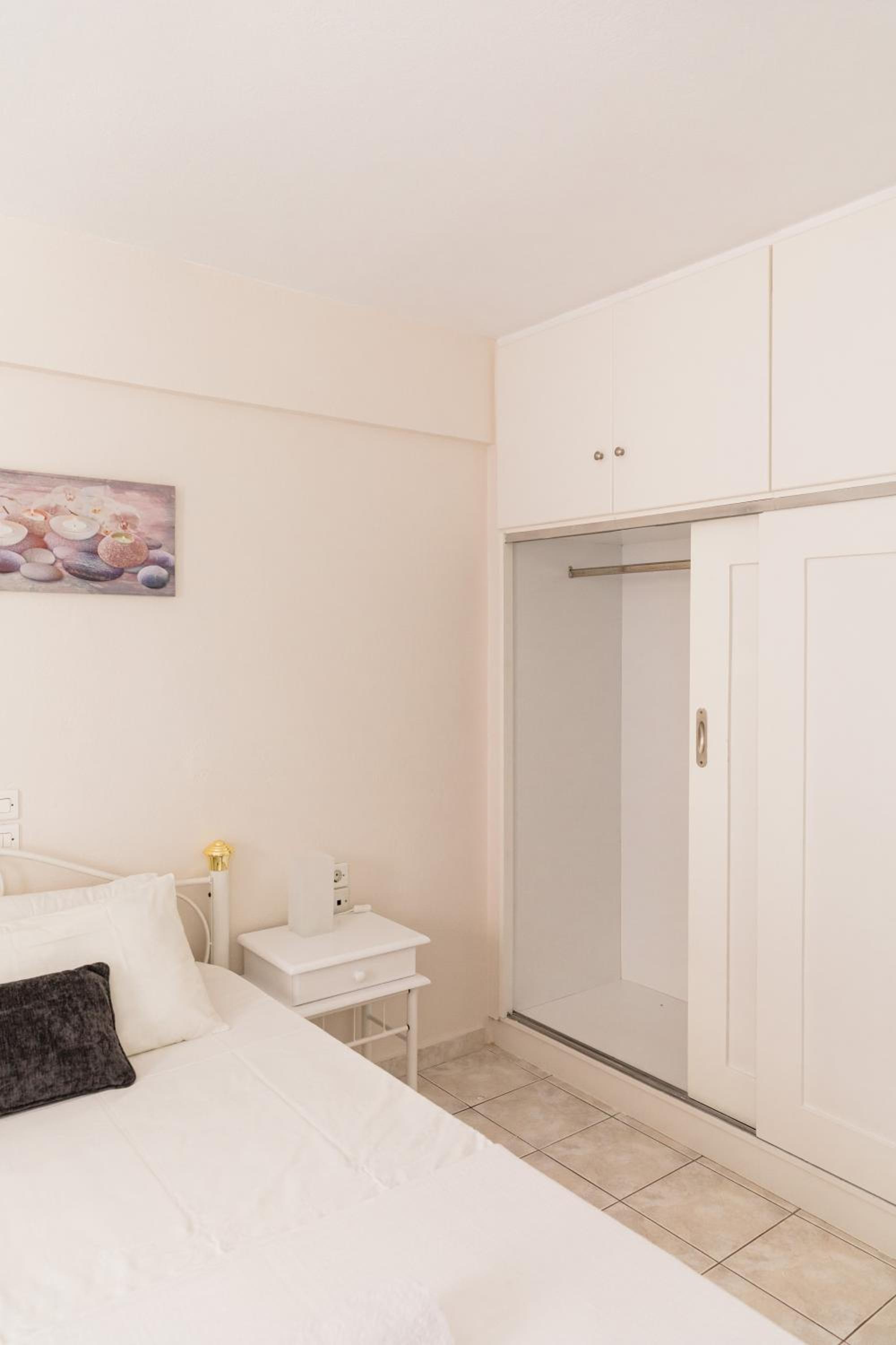 Apartment with Balcony - Photo 58