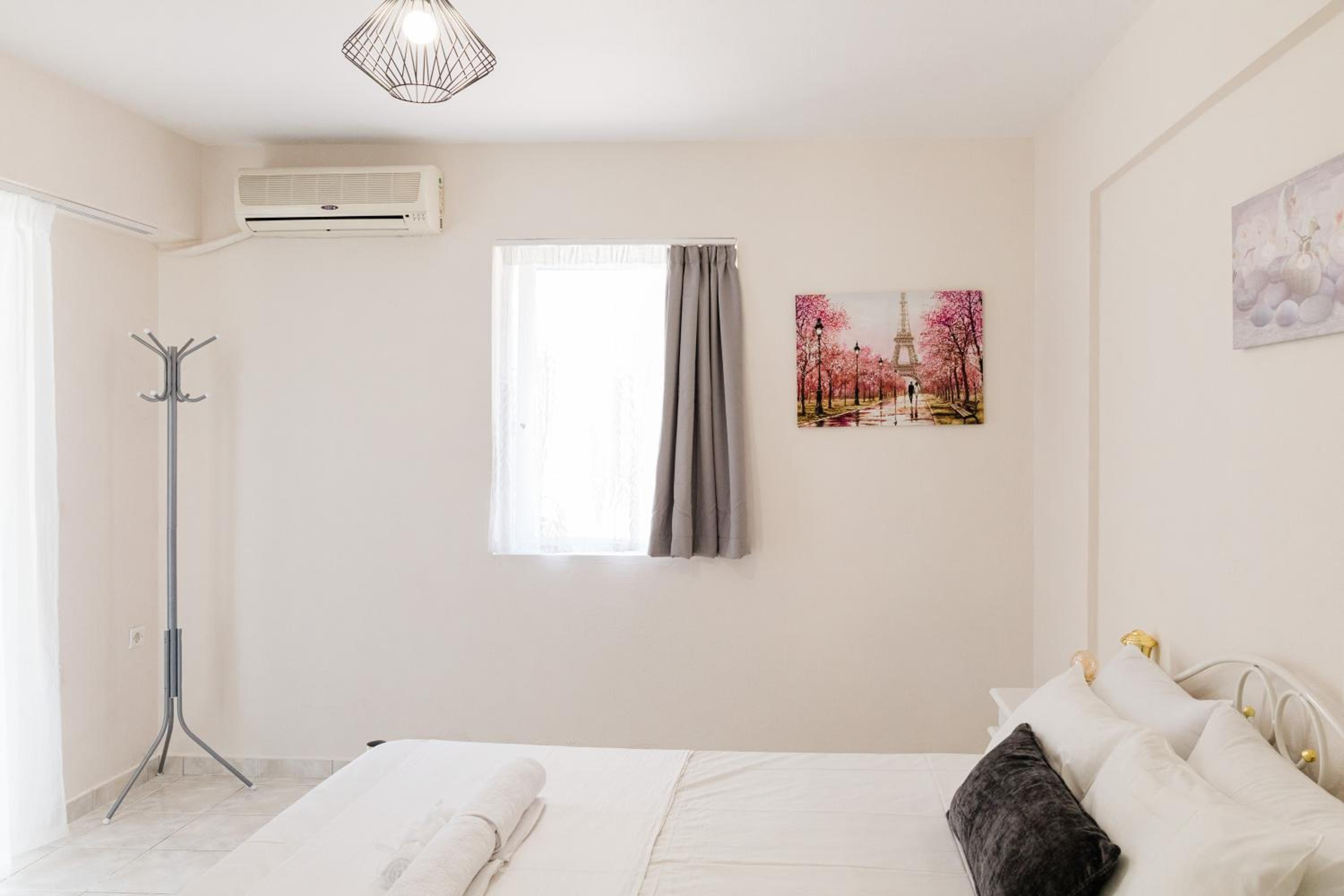 Apartment with Balcony - Photo 47