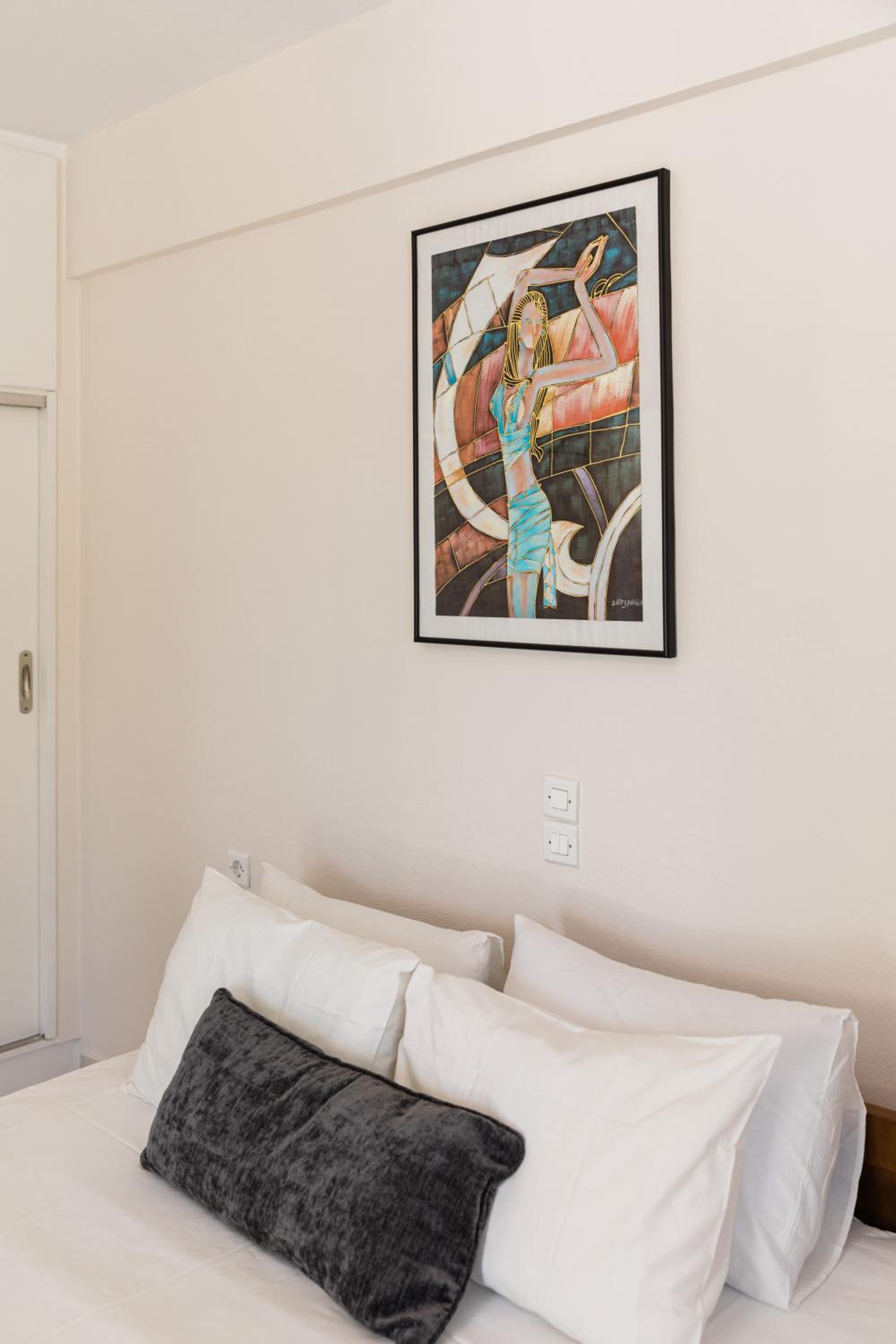 Apartment with Balcony - Photo 17