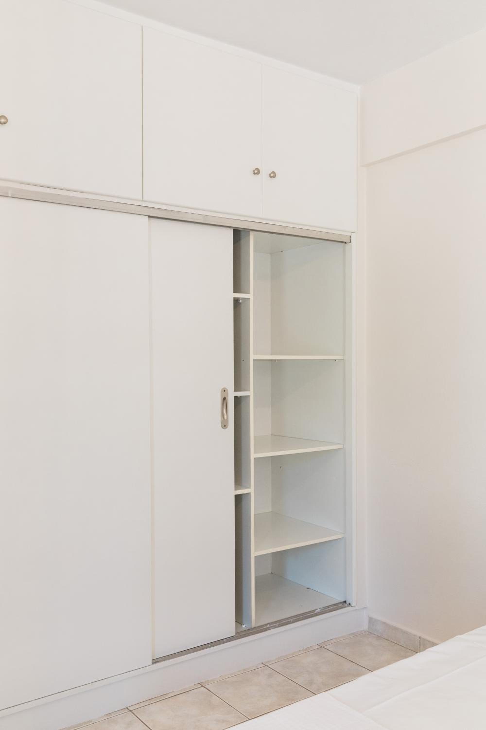 Apartment with Balcony - Photo 12