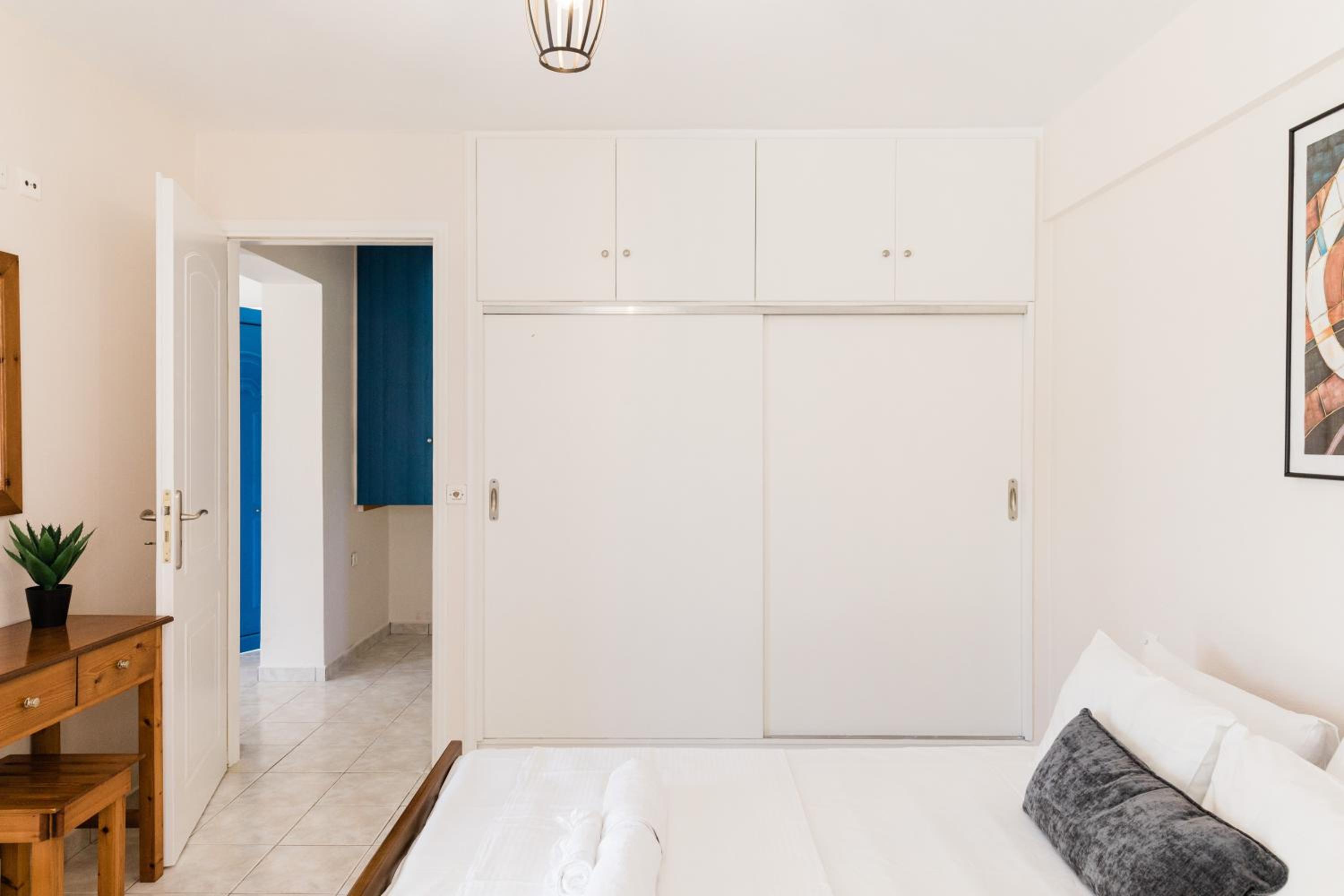 Apartment with Balcony - Photo 27