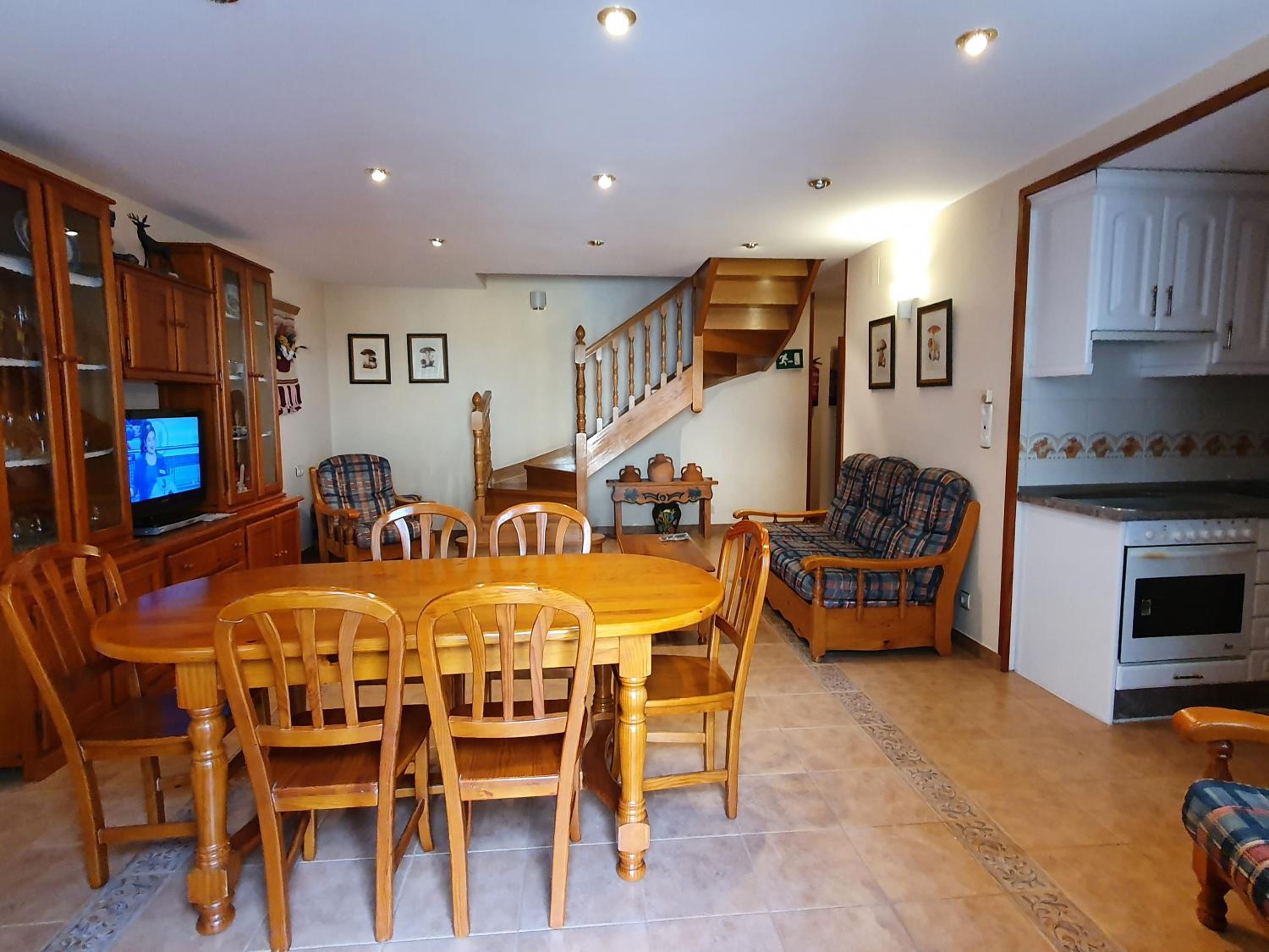 Three-Bedroom House photo 3