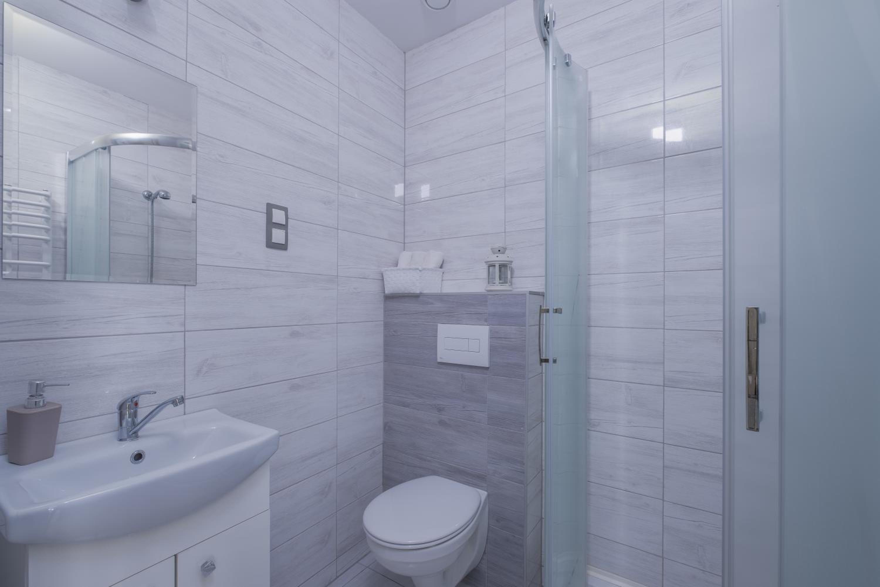 Family Room with Private Bathroom photo 3