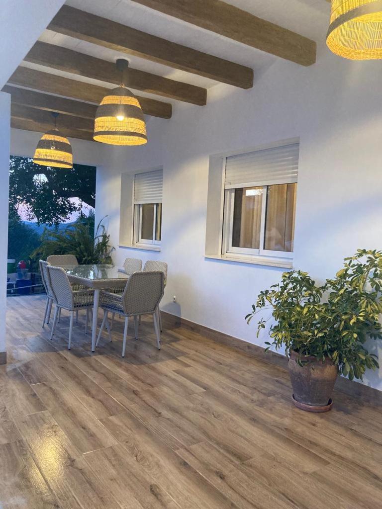 Three-Bedroom House photo 2