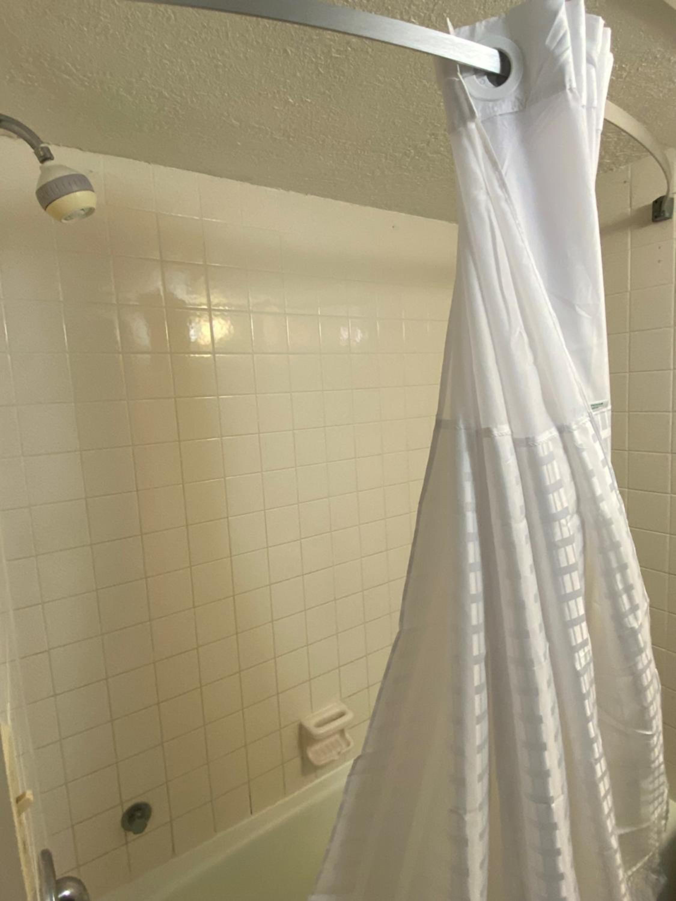 Deluxe King Room - Non-Smoking - Photo 10