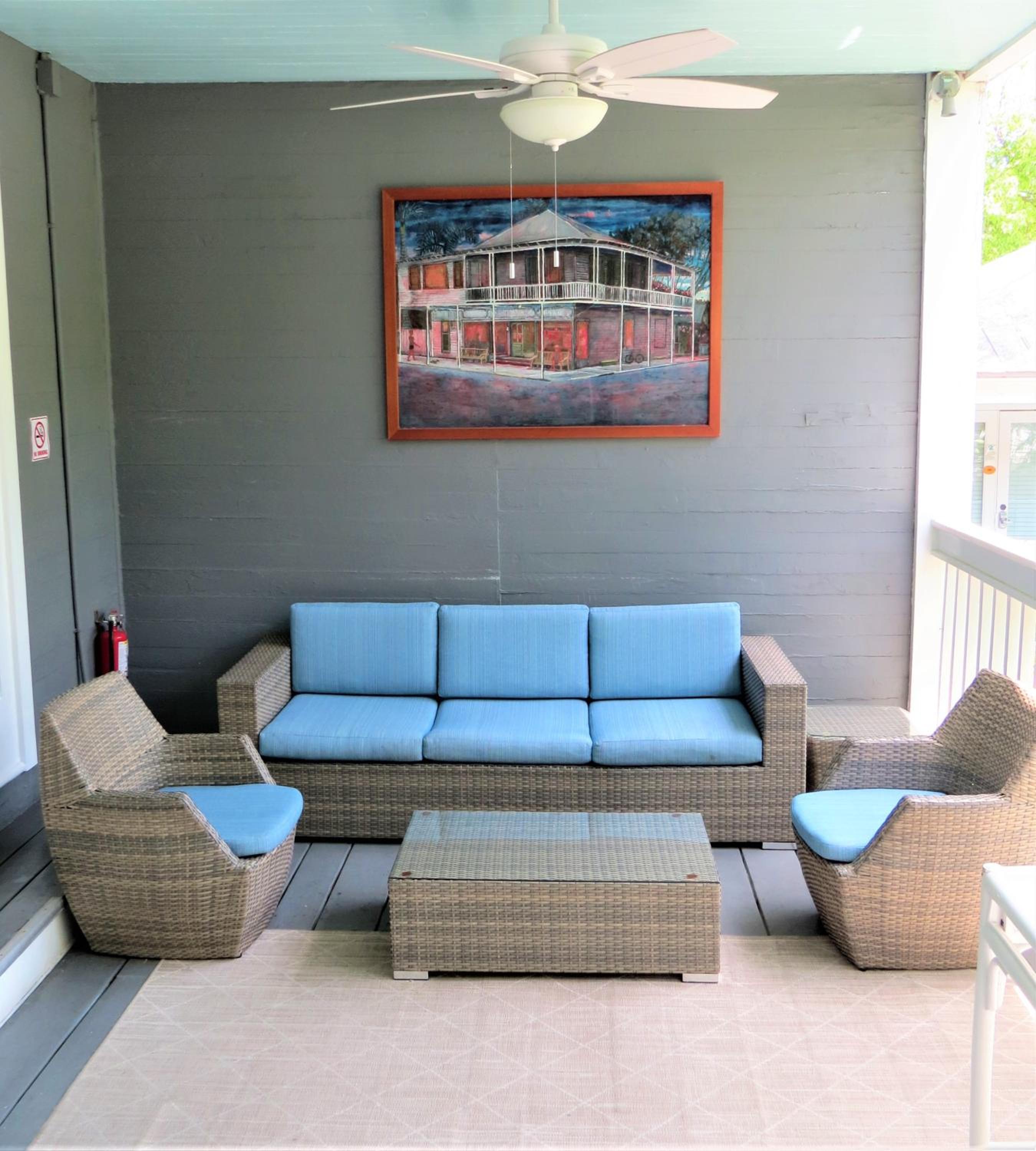 King Suite with Pool View (Pool Suite Treetop Too) photo 3