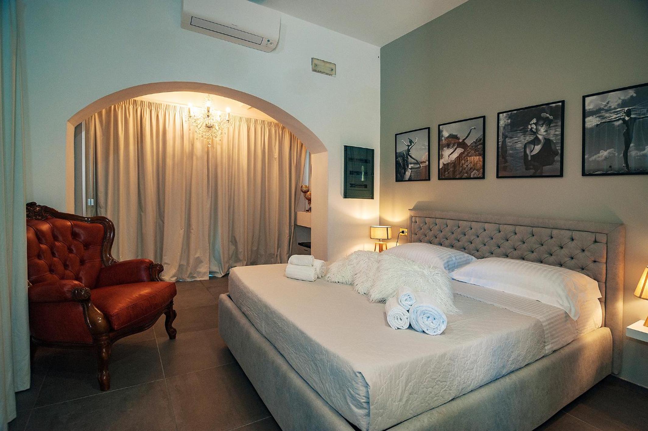 Double Room with Private Bathroom photo 2
