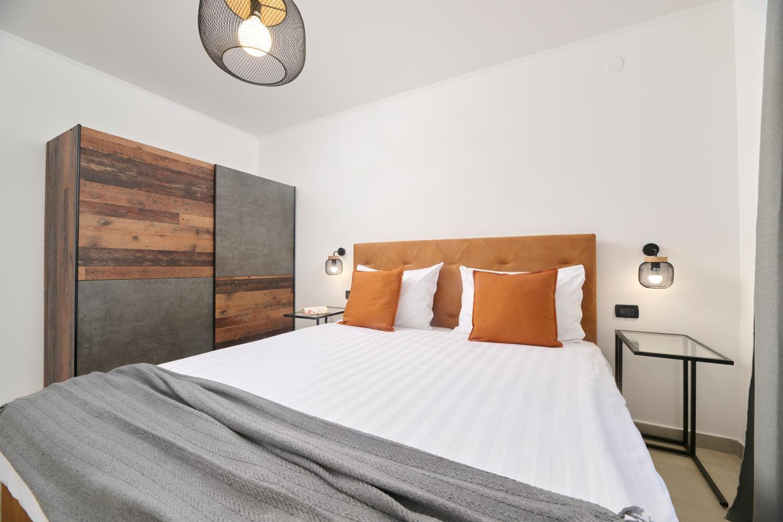 One-Bedroom Apartment with Terrace photo 1