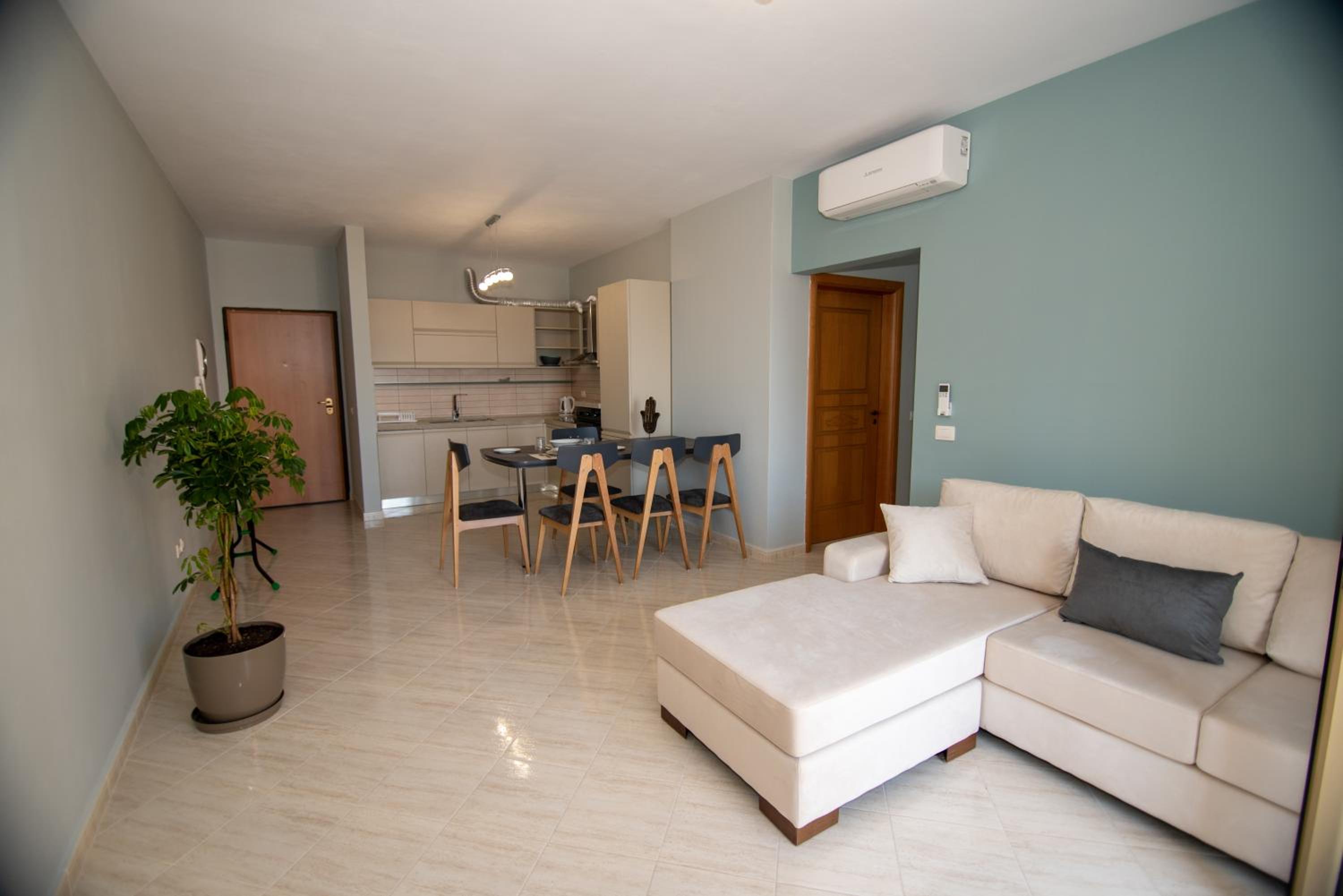 Deluxe Apartment