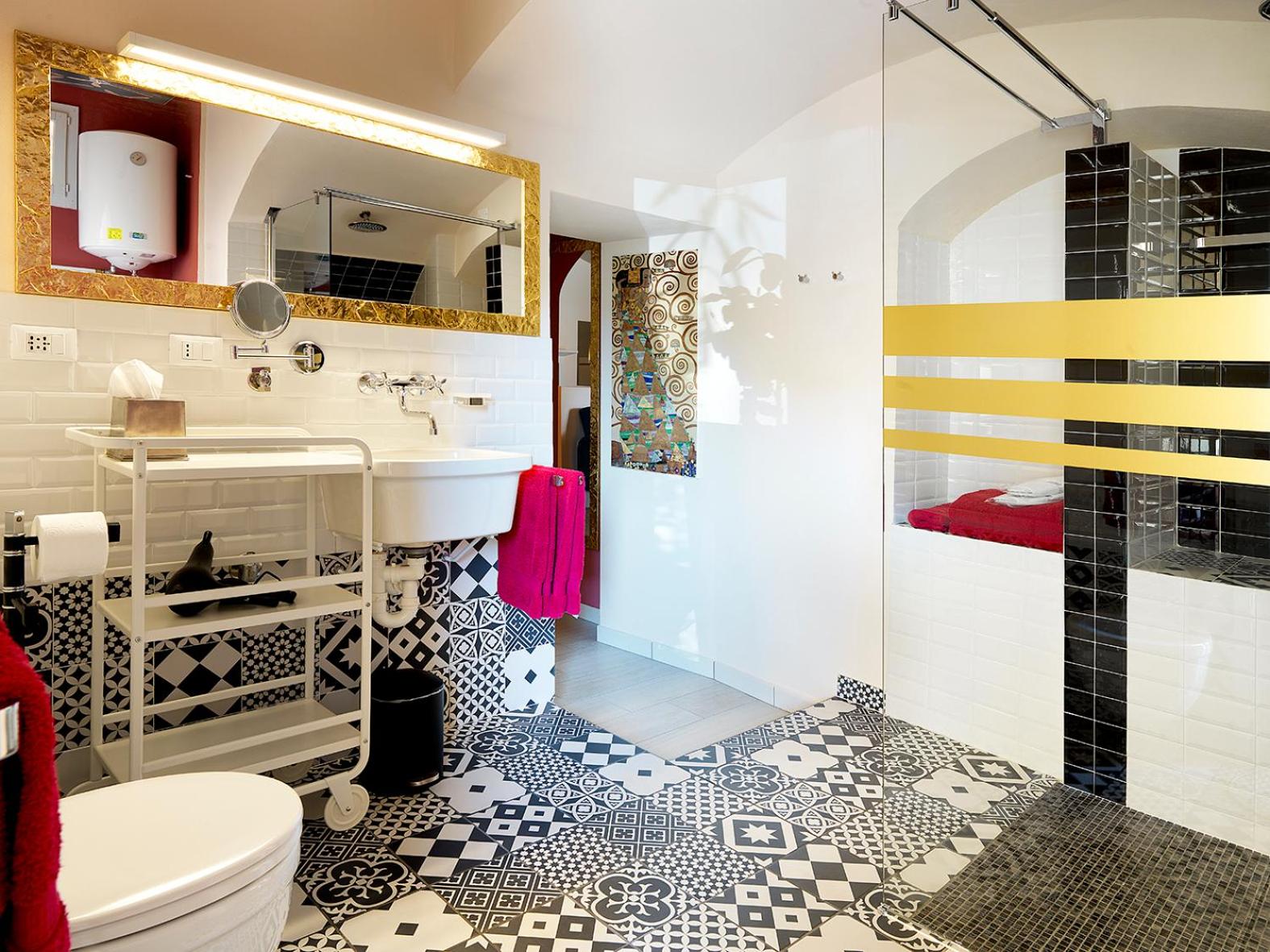 Double Room with Patio - Photo 9