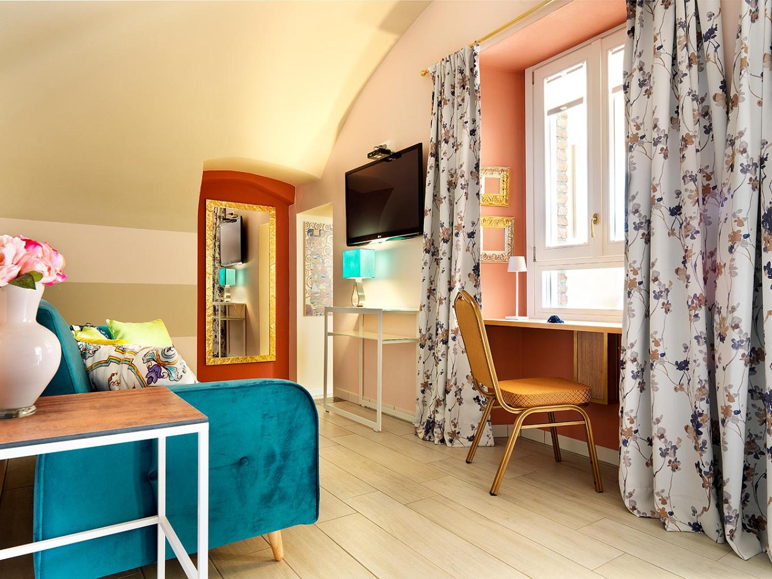 Double Room with Patio - Photo 8