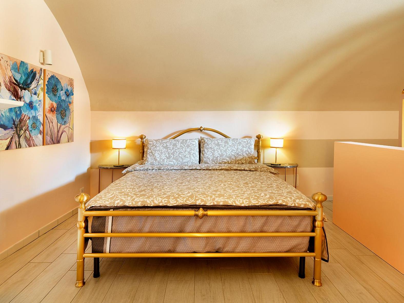 Double Room with Patio - Photo 6