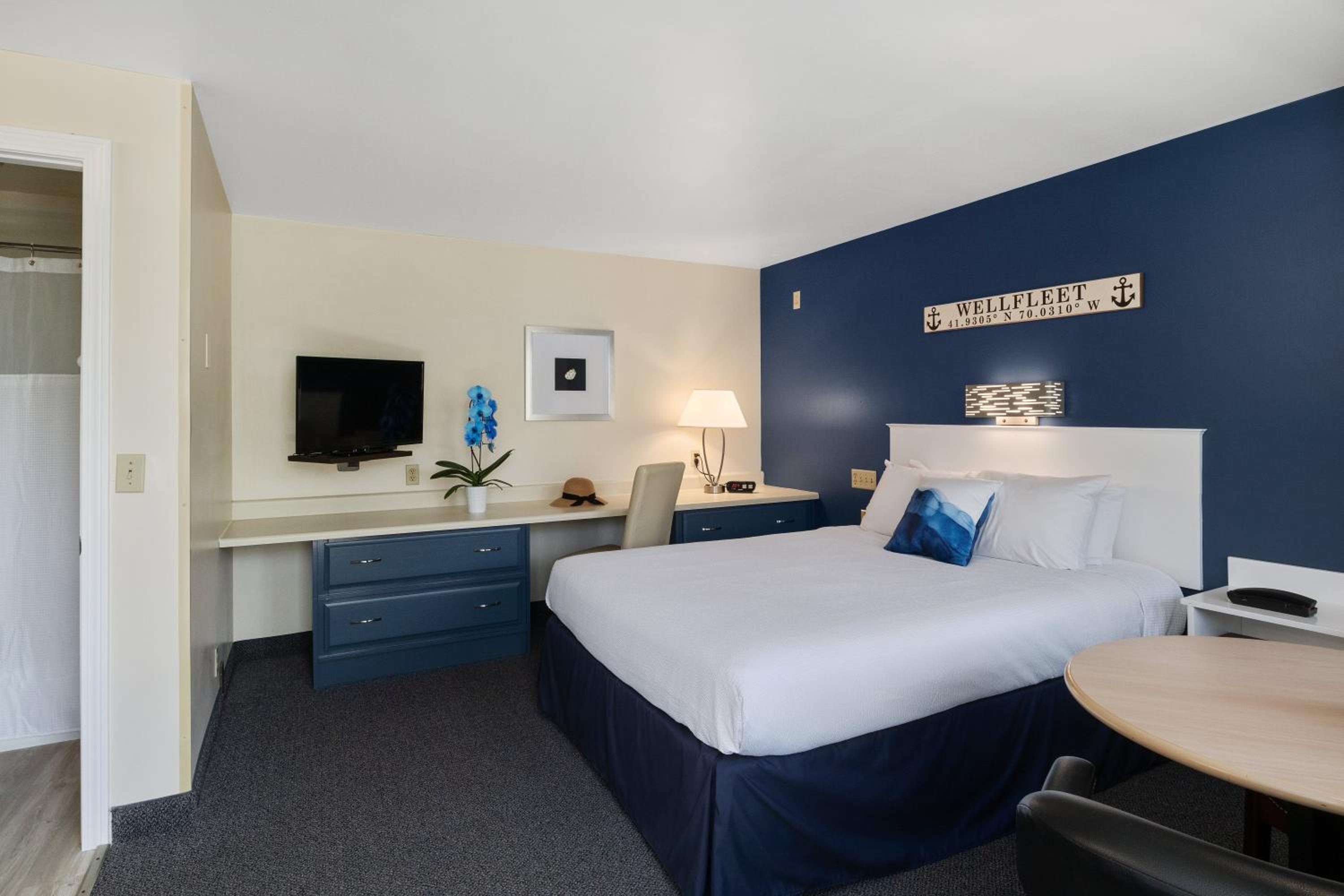 Deluxe King Room photo 2