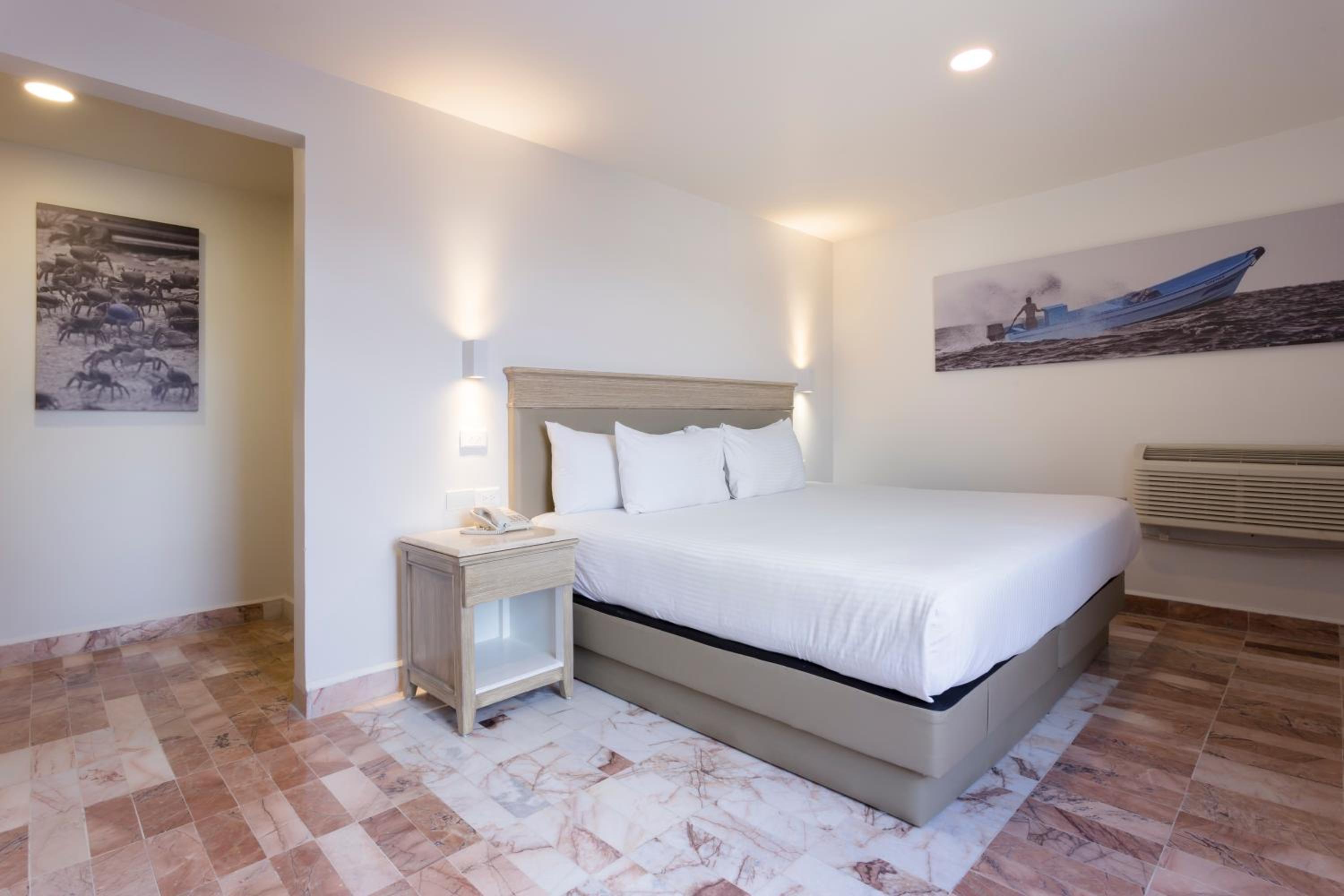 Executive Room 1 King - Photo 7