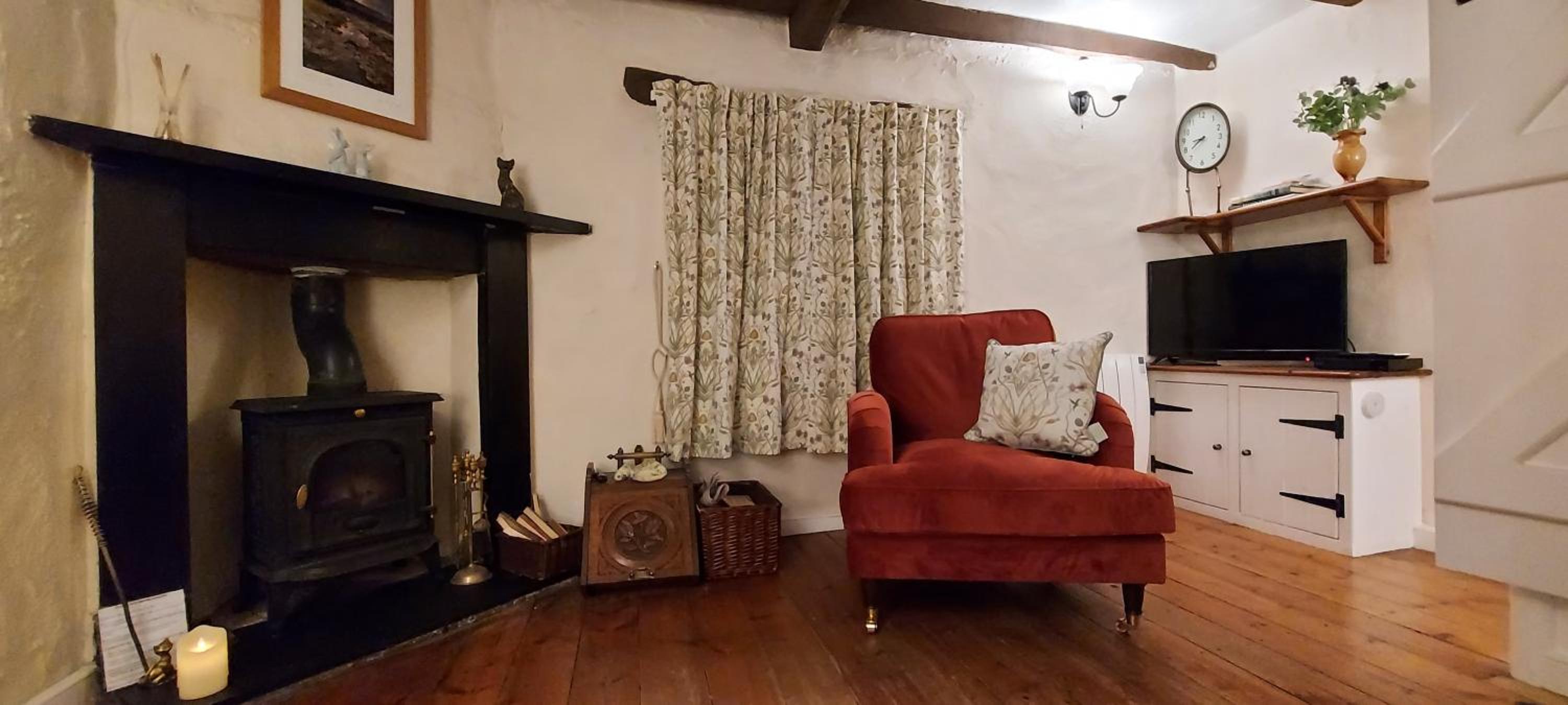 One-Bedroom House - Photo 25