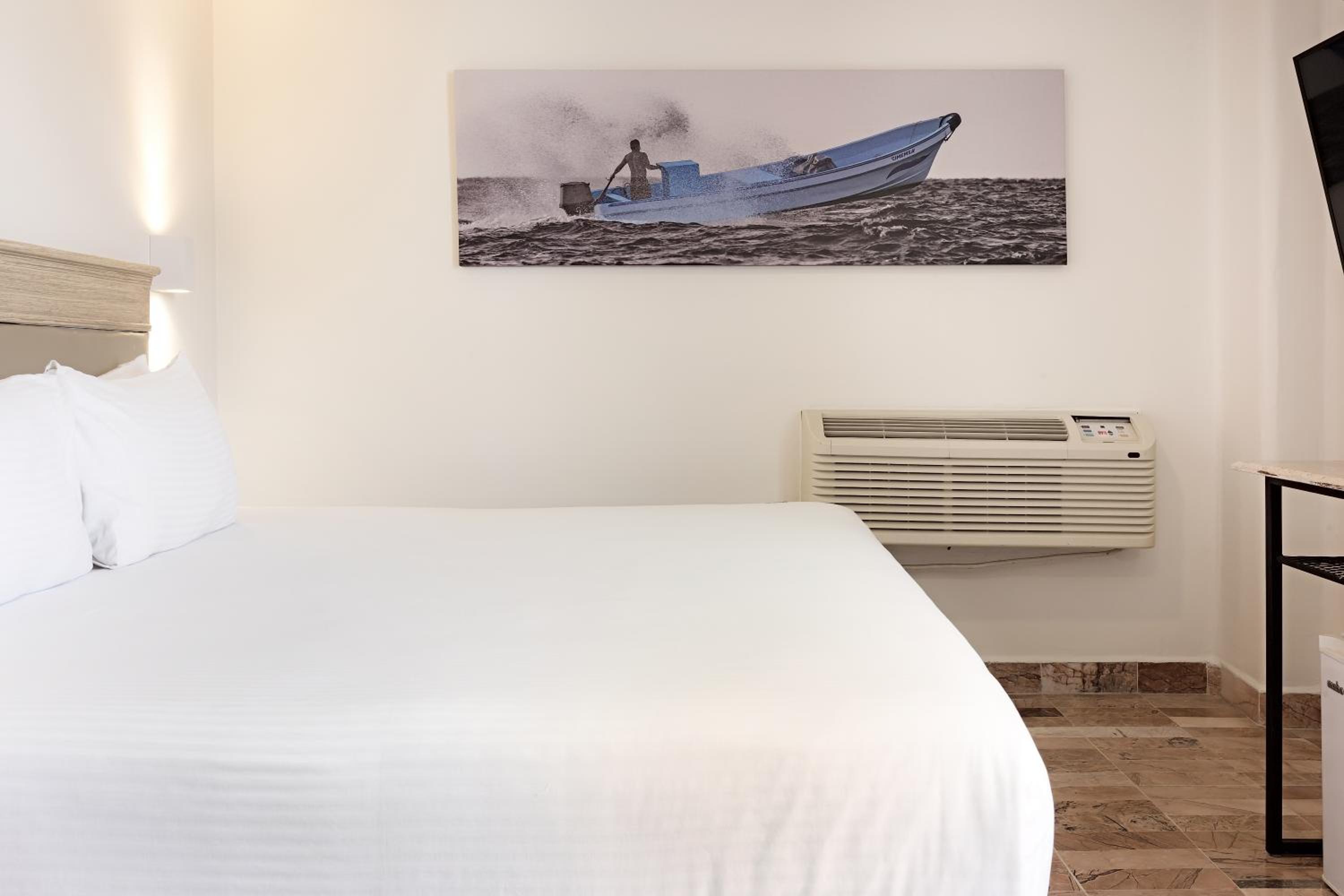 Executive Room 1 King - Photo 3