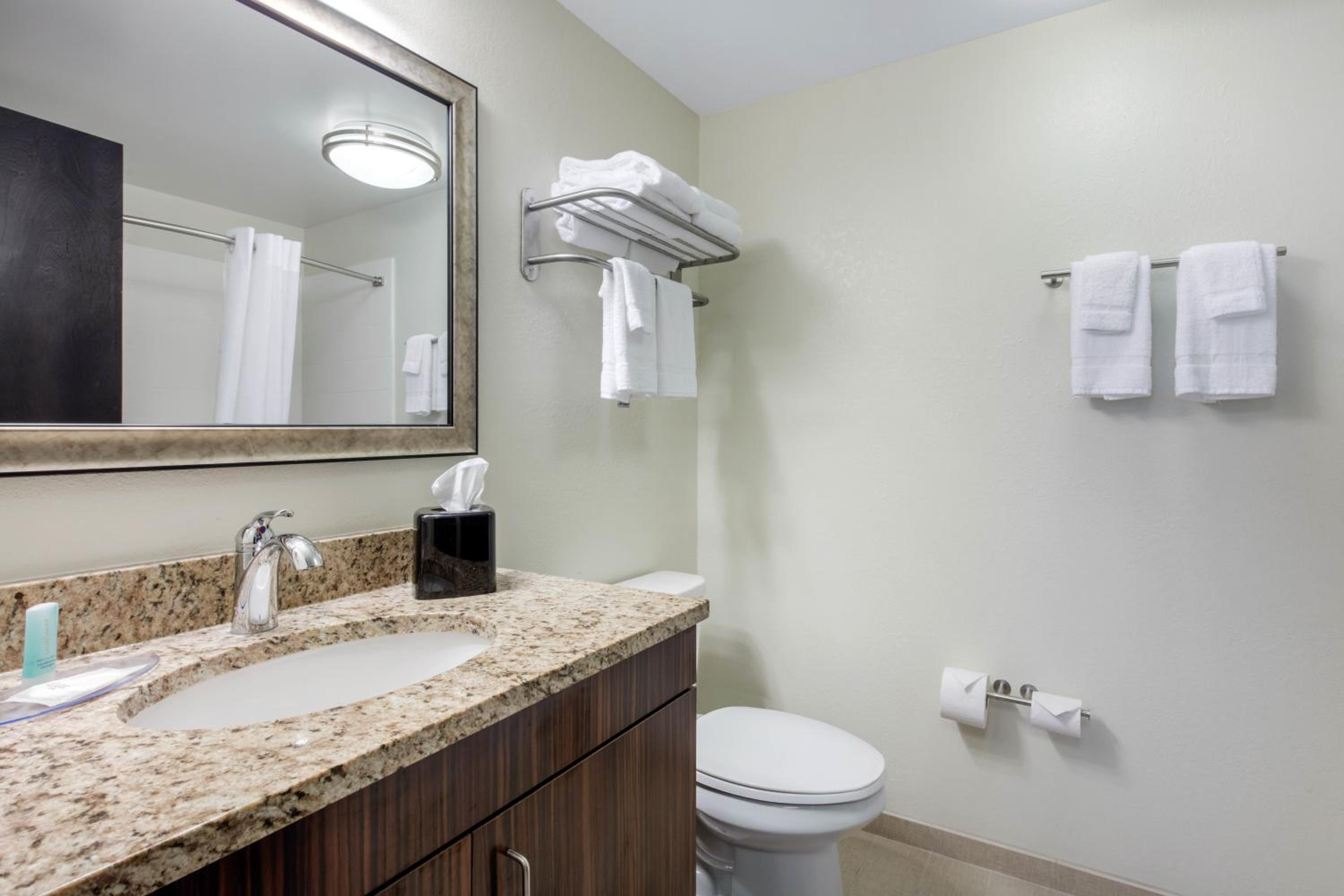 King Suite with Hearing Accessible - Accessible/Non-Smoking photo 2