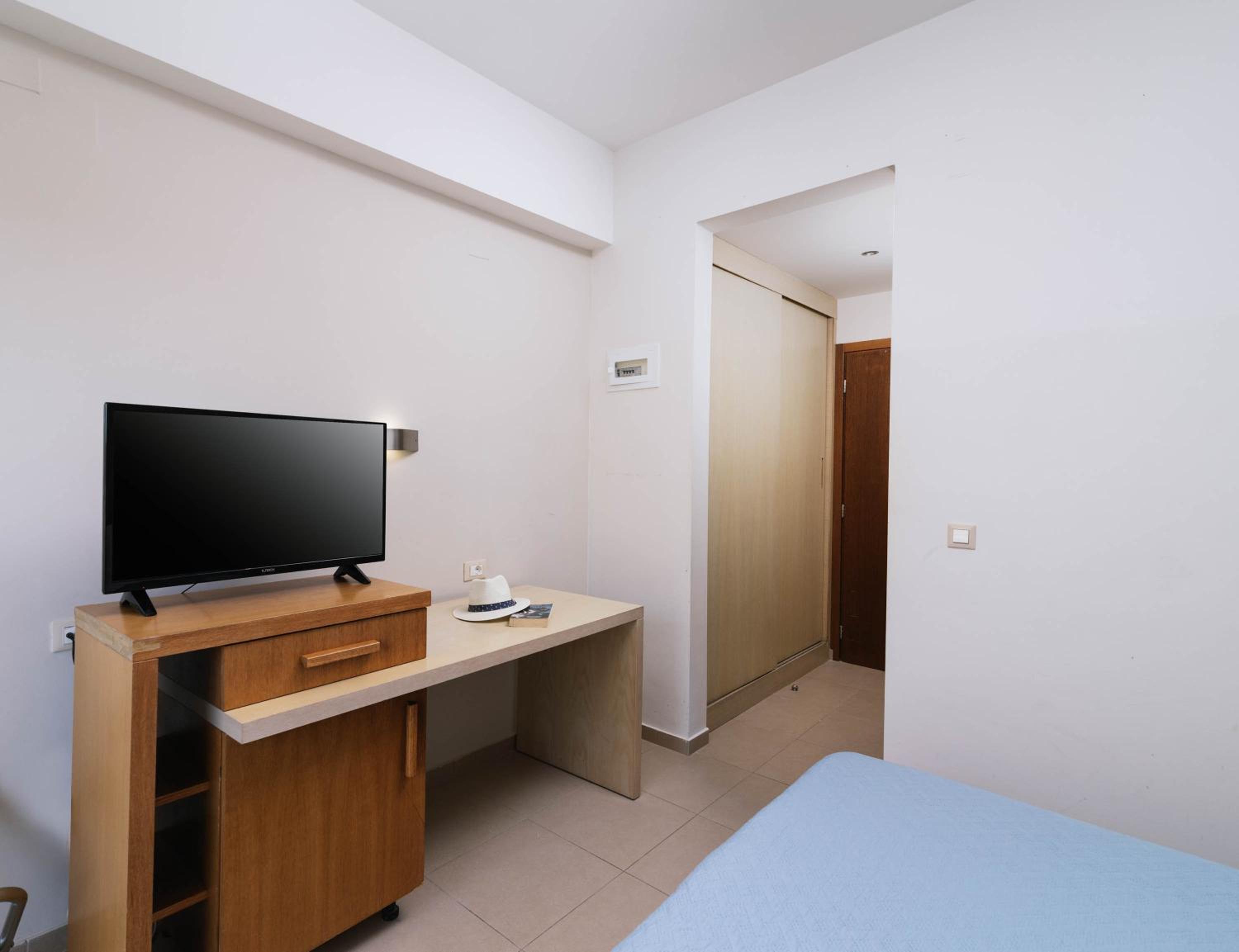 Standard Double Room - Photo 2