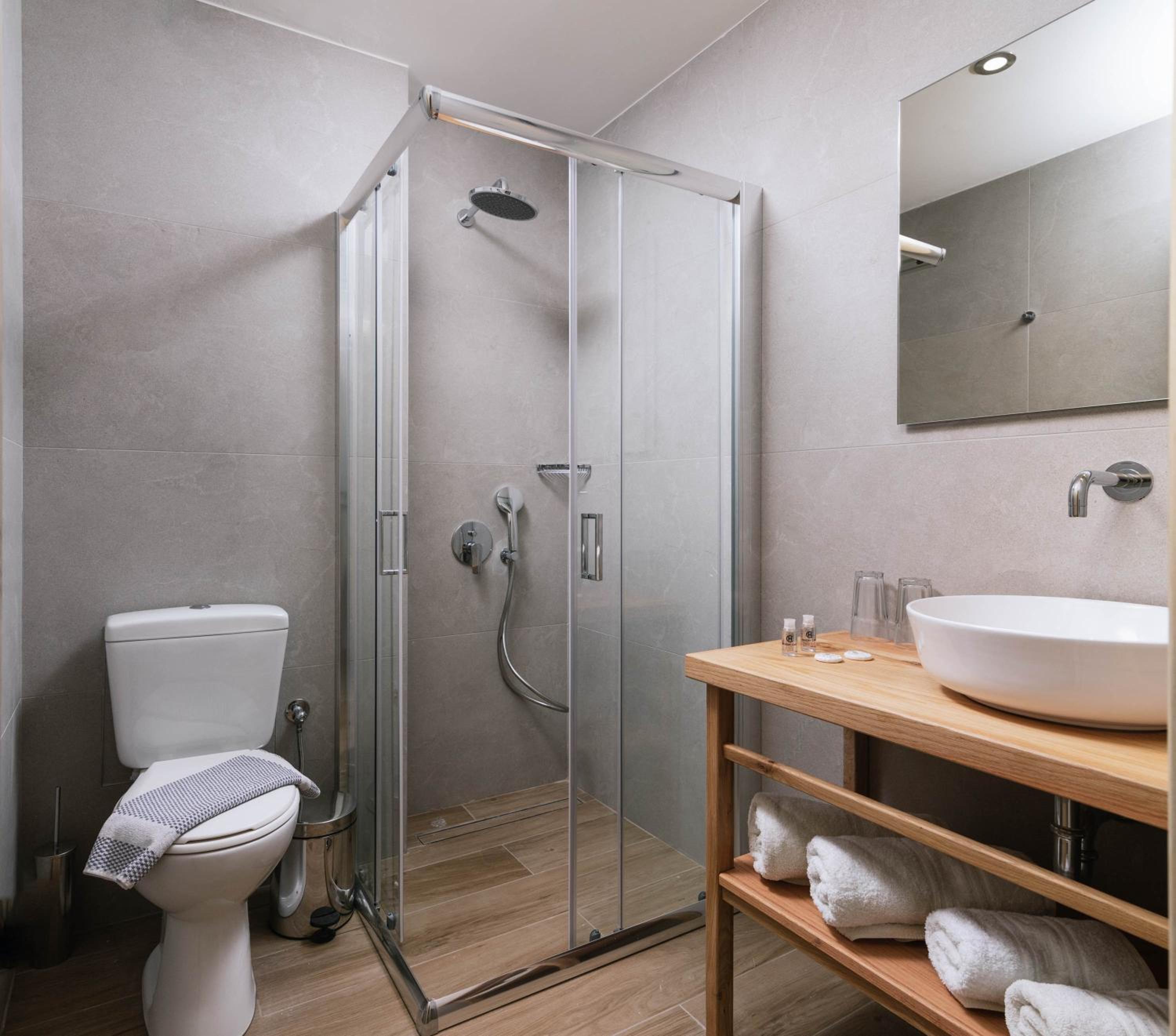 Standard Double Room - Photo 7