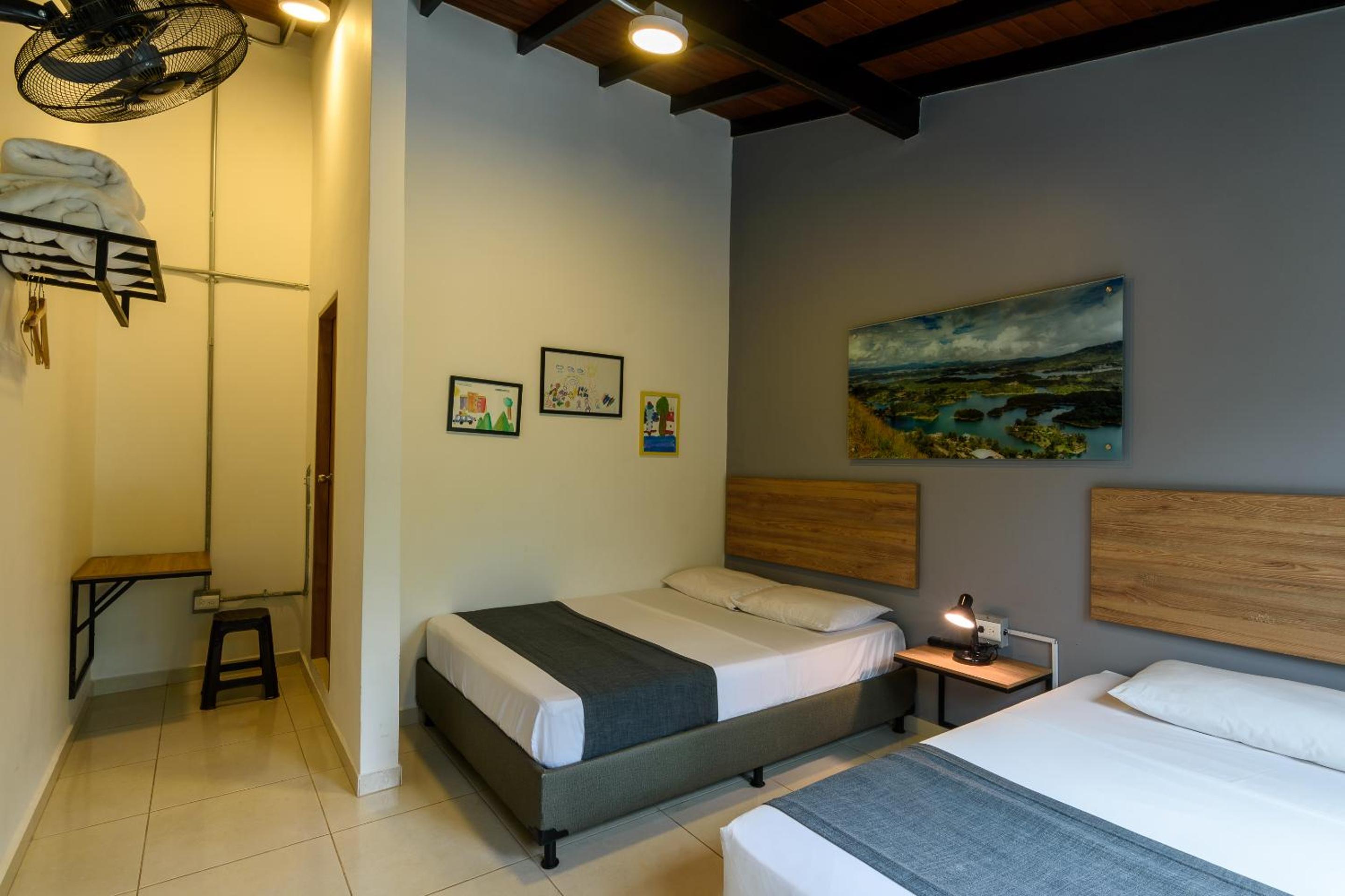 Twin Room - Photo 4