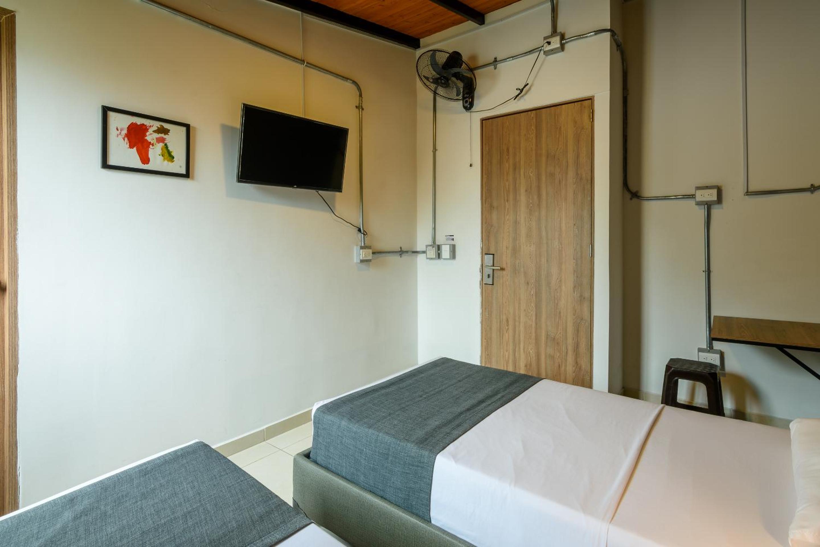 Twin Room - Photo 5