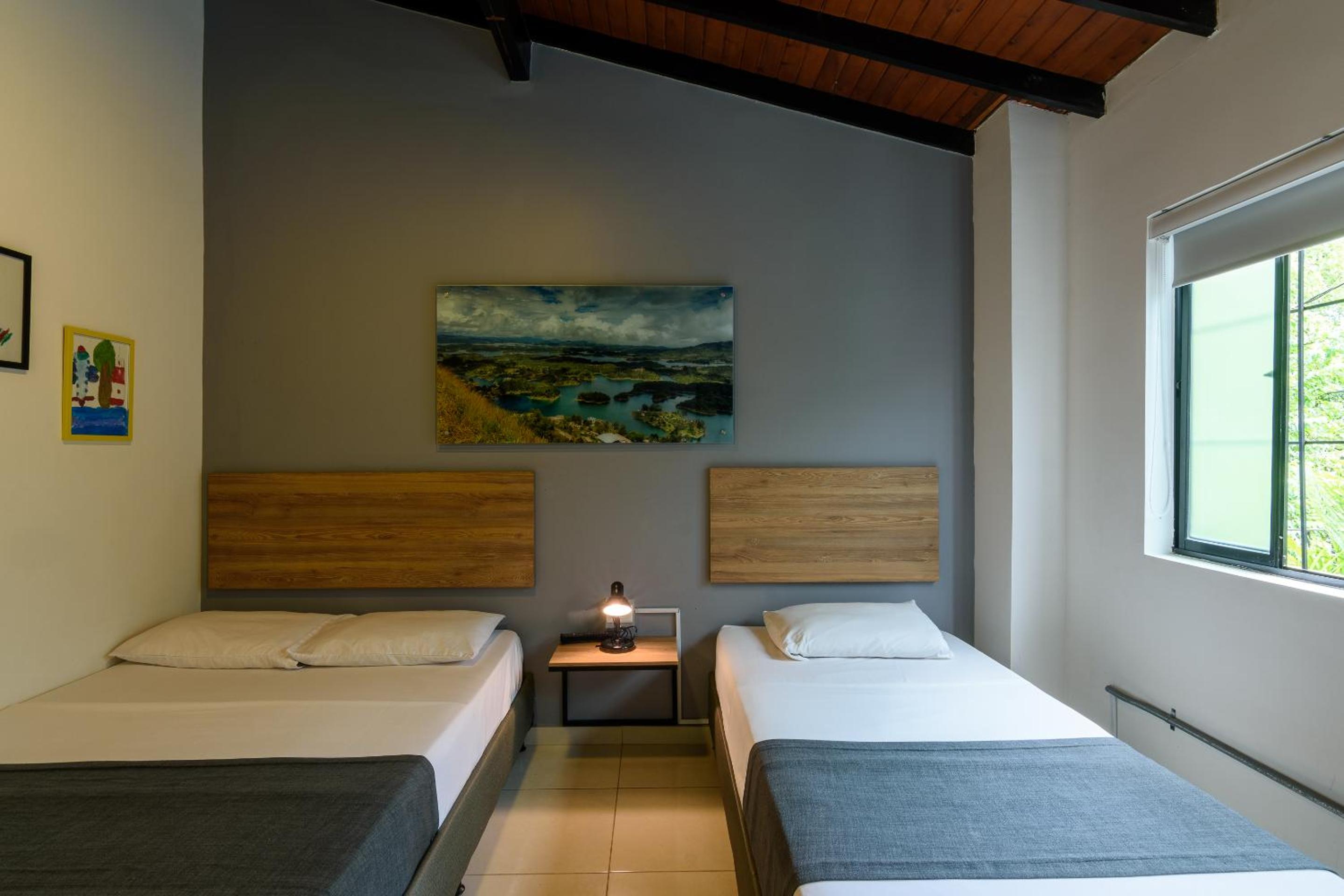 Twin Room - Photo 6