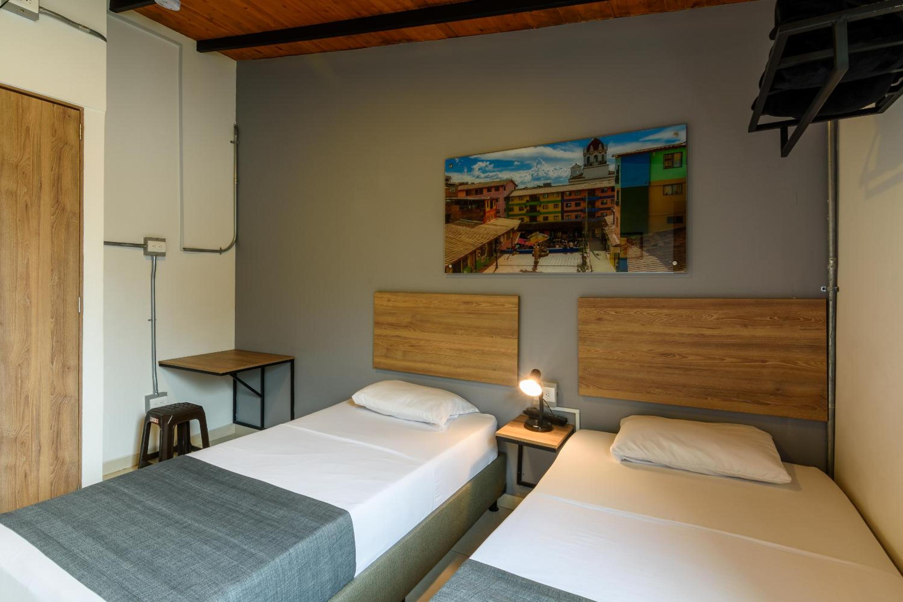 Twin Room - Photo 8