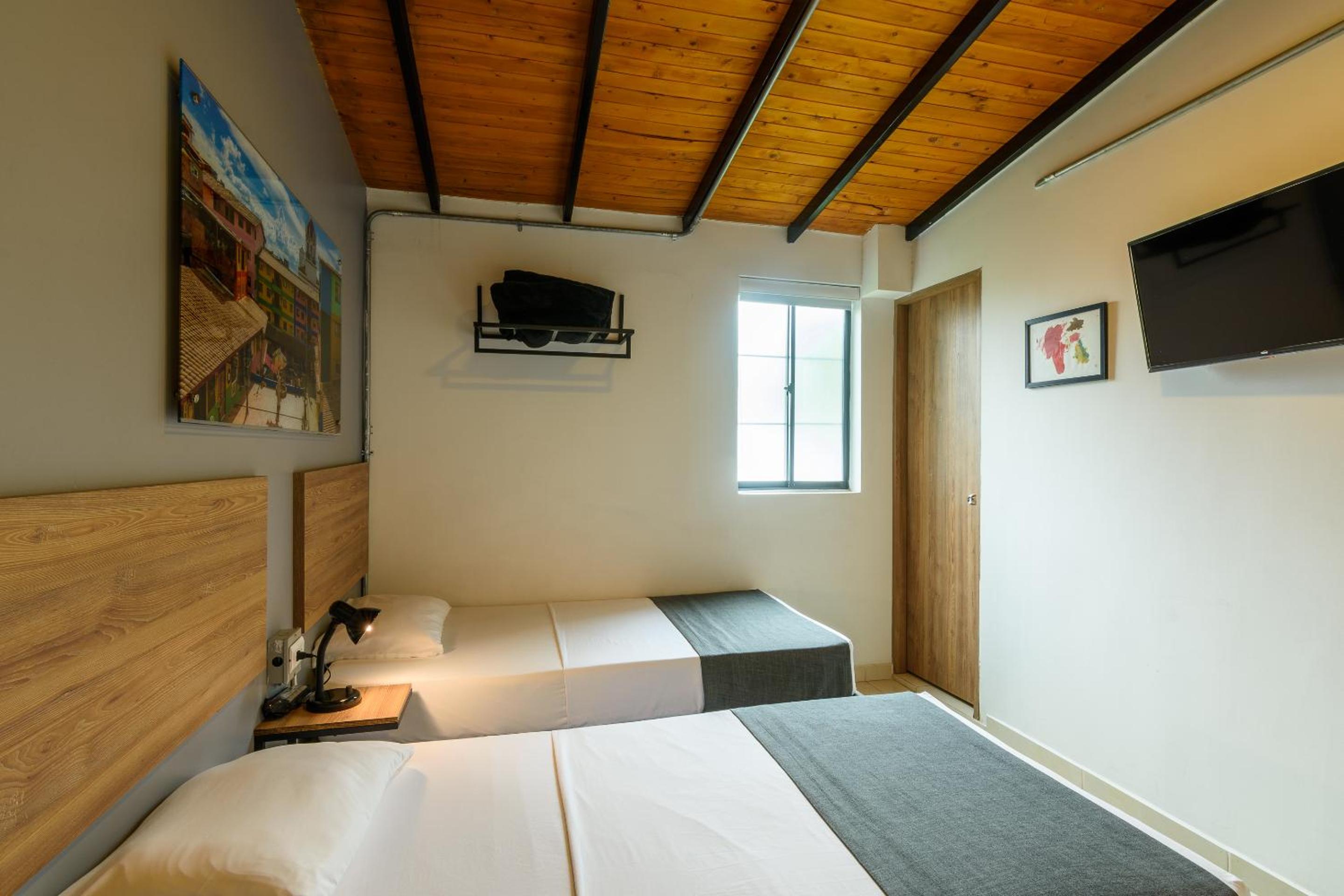 Twin Room - Photo 9