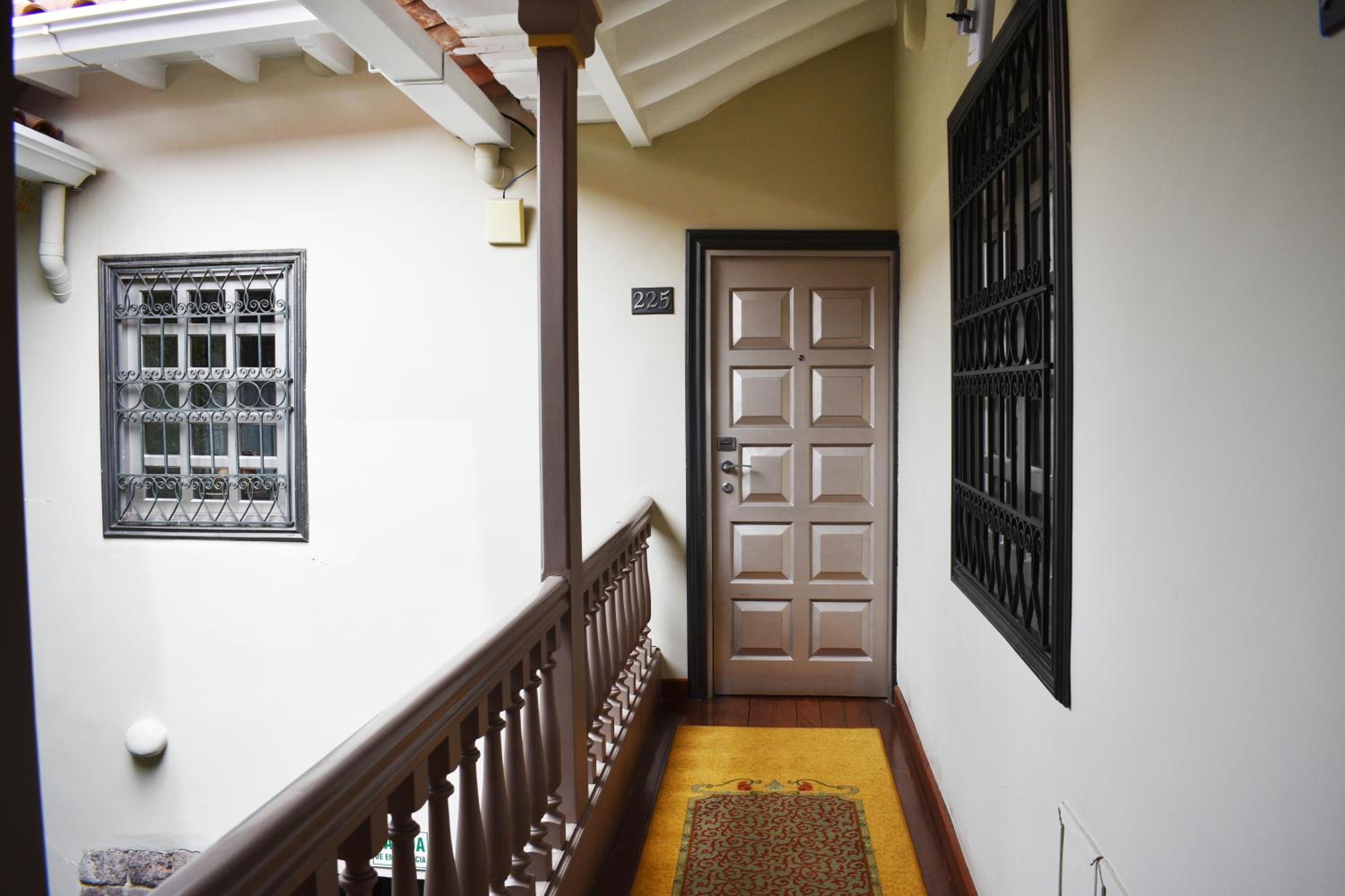 Suite with Balcony and Street View - 1 King Bed - Photo 6