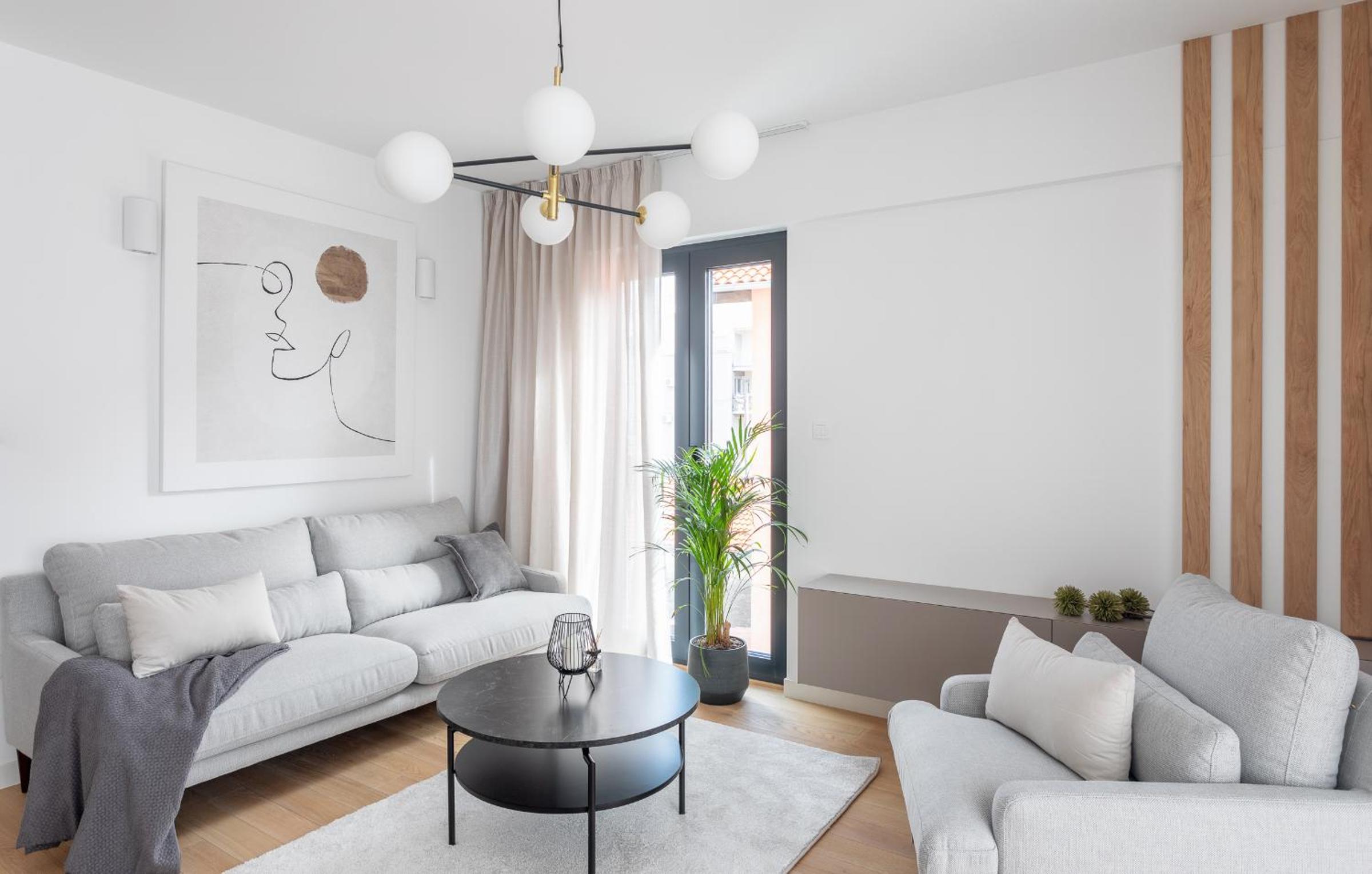 Deluxe Two-Bedroom Apartment with Terrace and Hot Tub