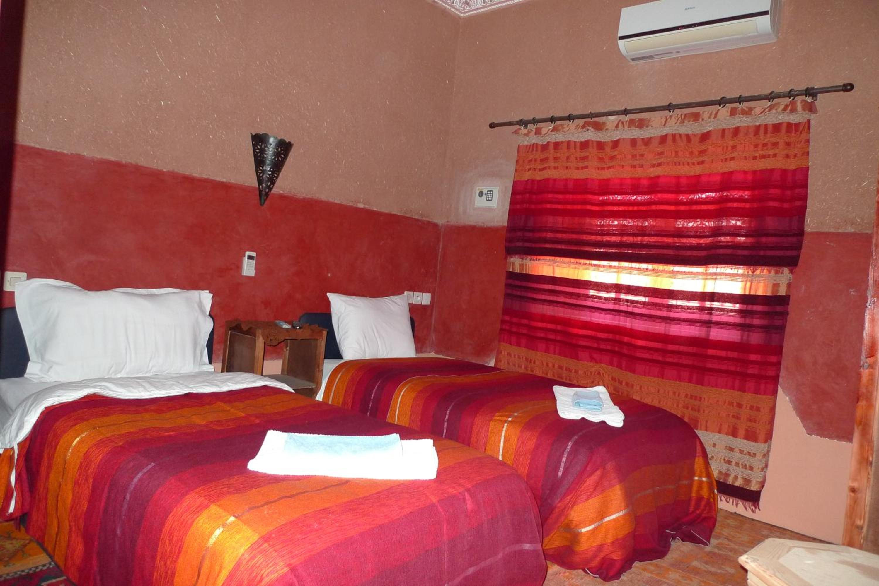 Twin Room with View - Photo 5