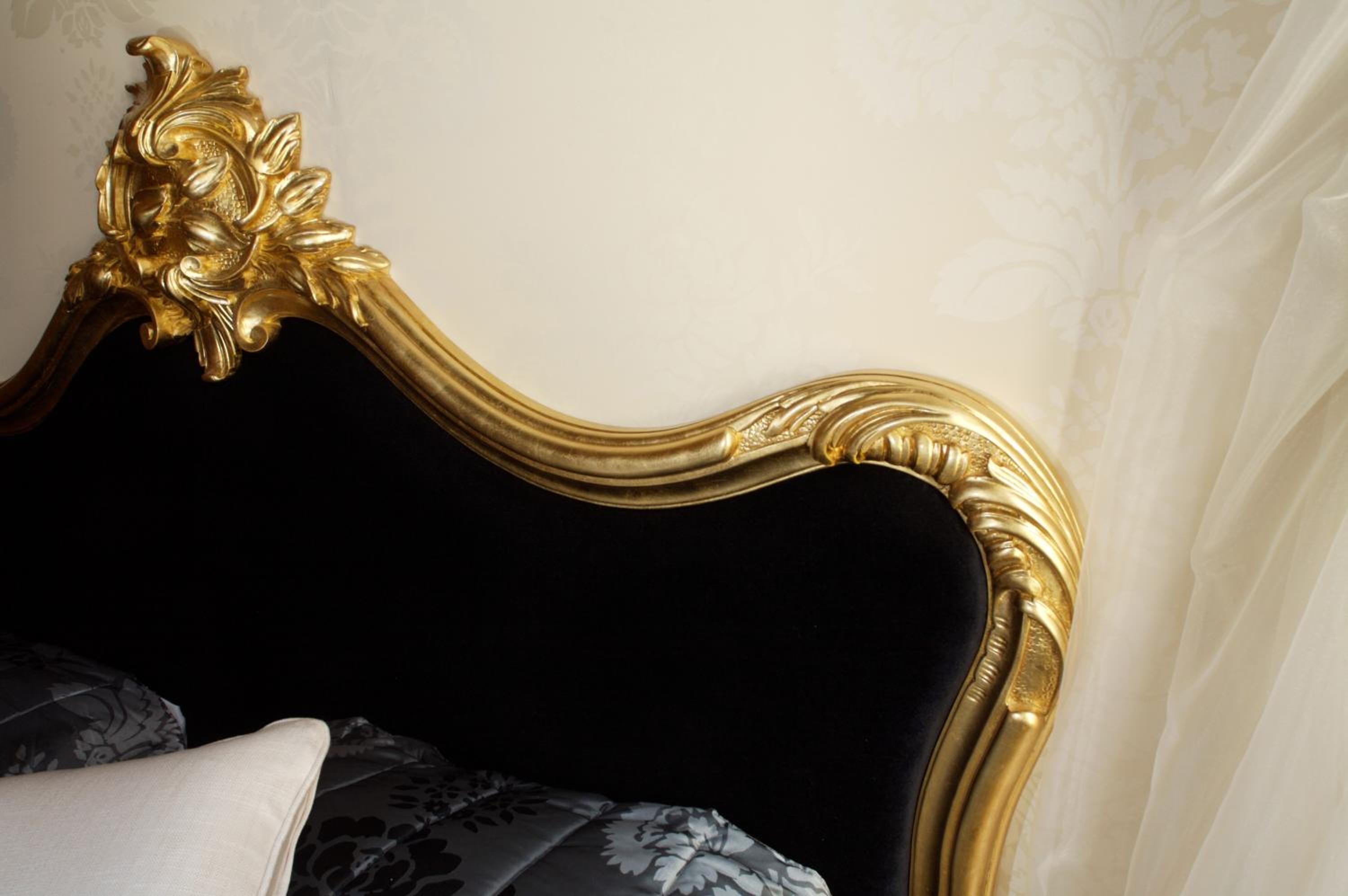 Available room thumbnail 6