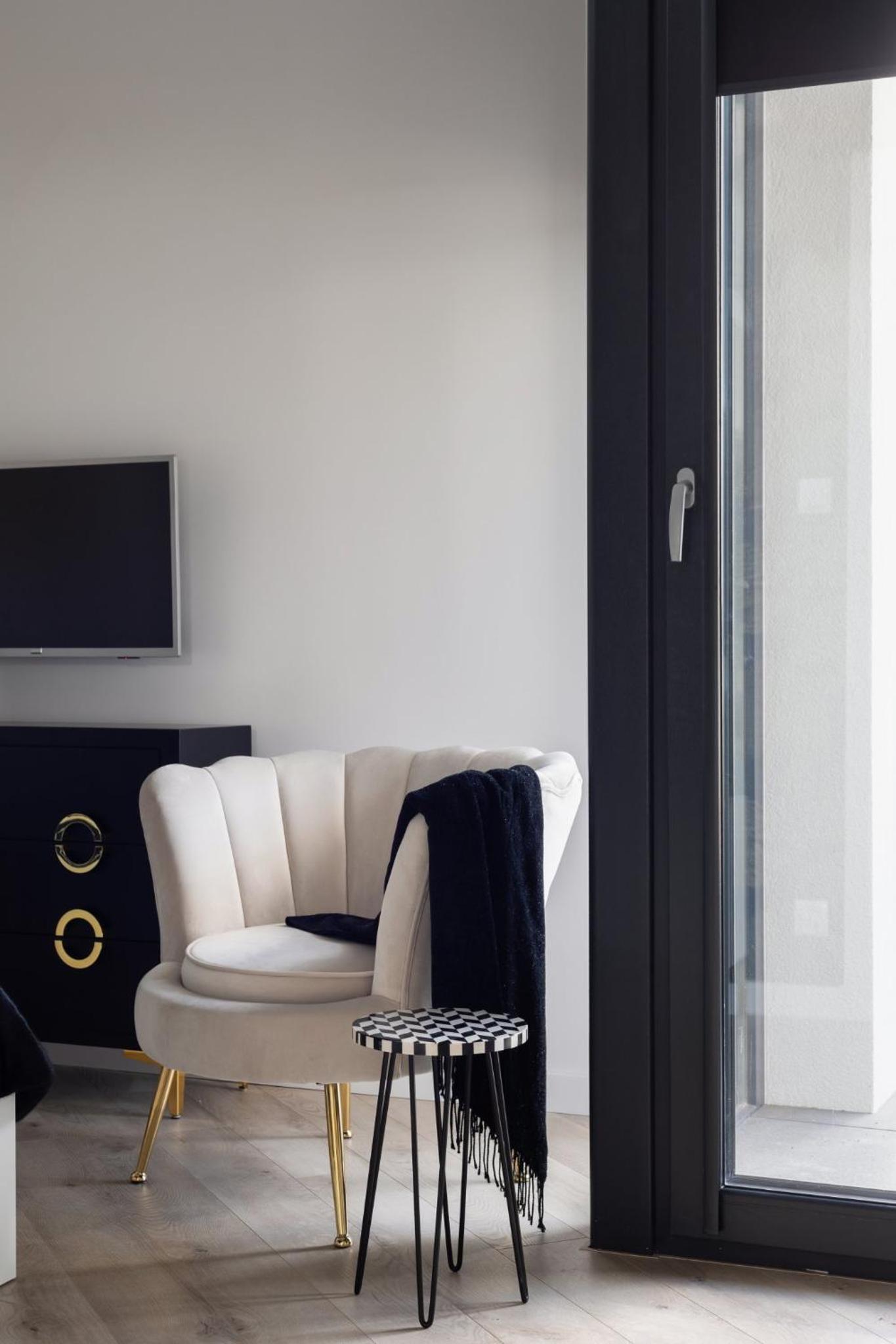 Two-Bedroom Apartment - Photo 4