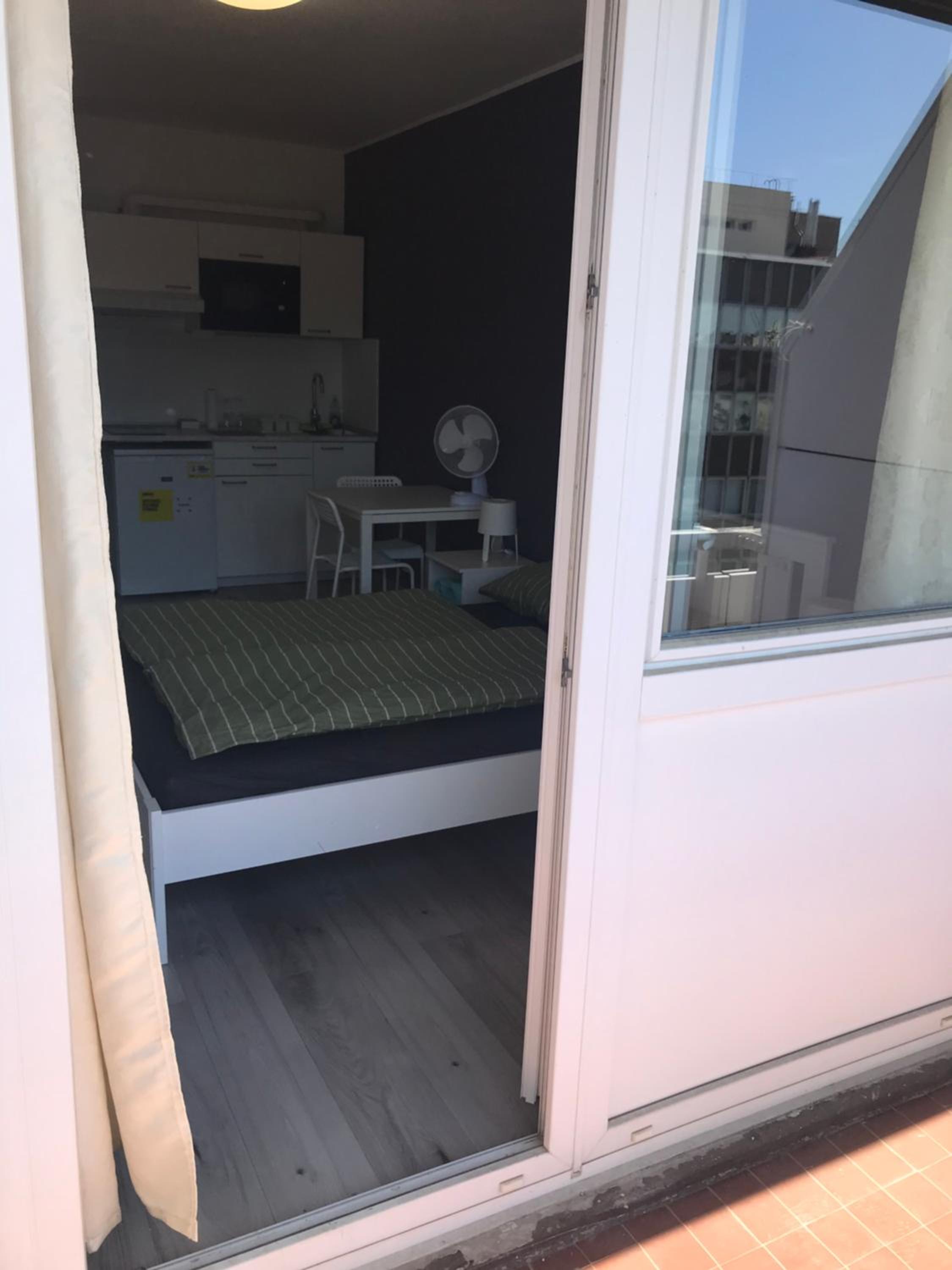 One-Bedroom Apartment - Photo 4